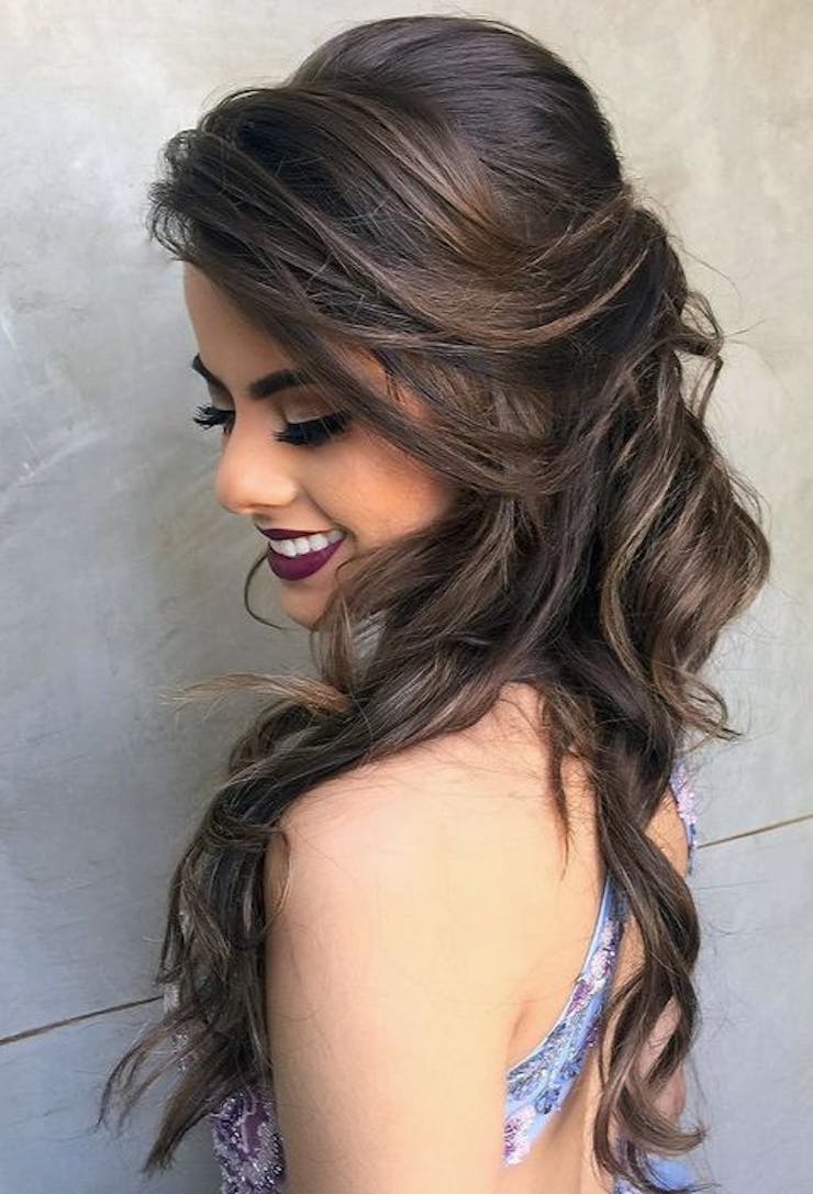 Side swept hairstyle