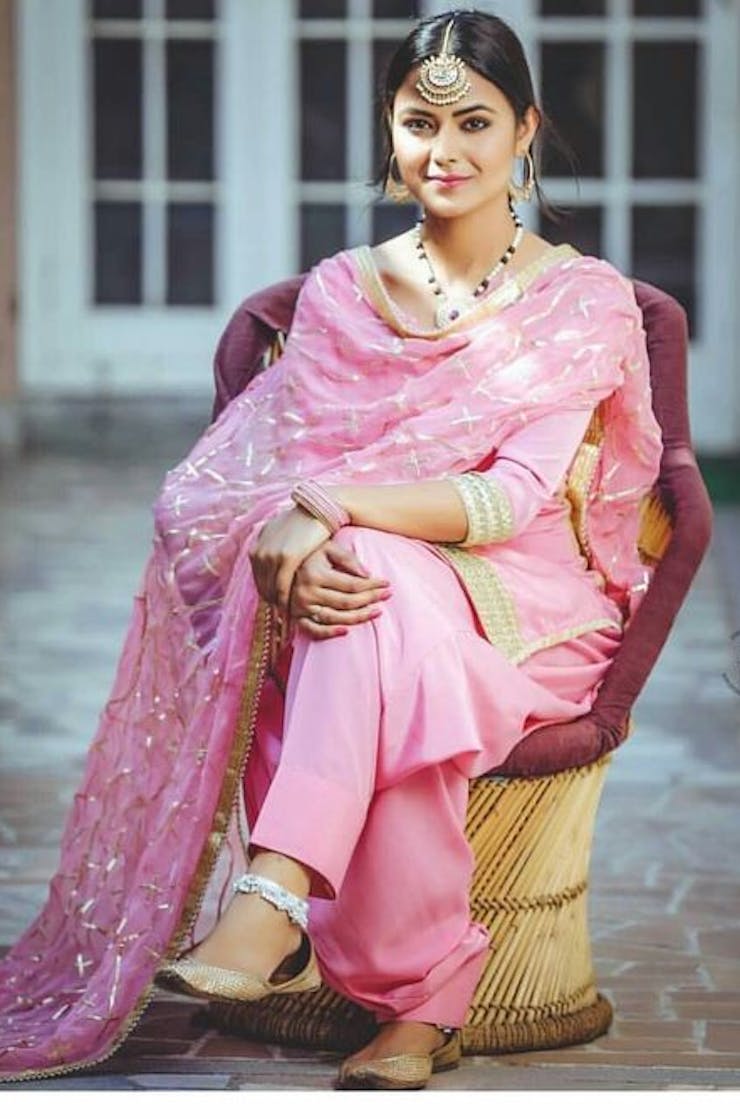 Pink punjabi kudi