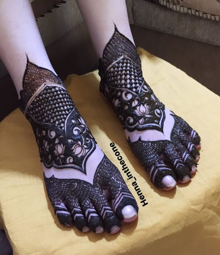 Fuller feet mehndi