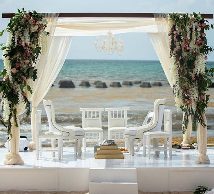 Beach stage