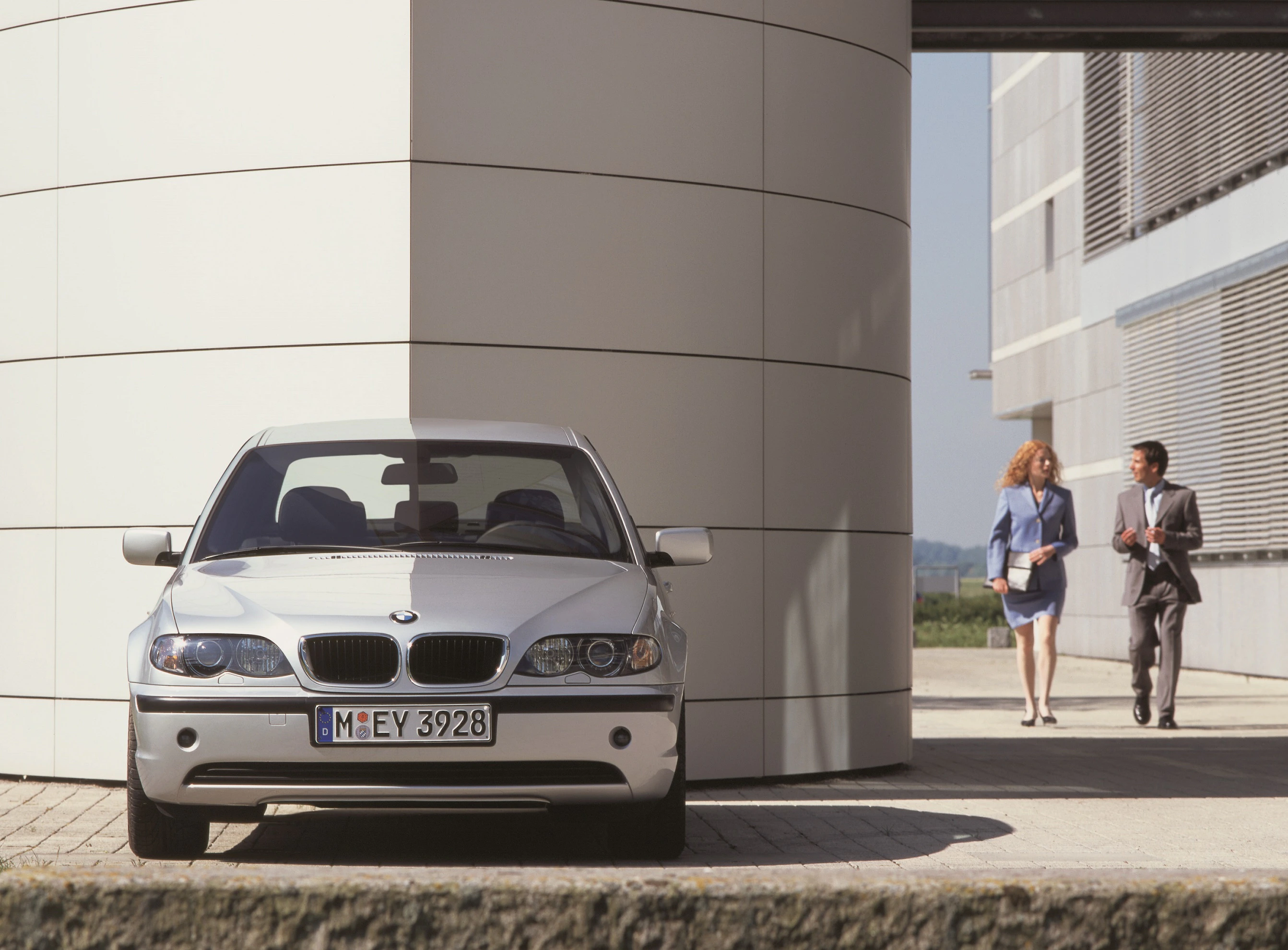 BMW 3er Limousine E46 LCI Aussenansicht Front statisch silber