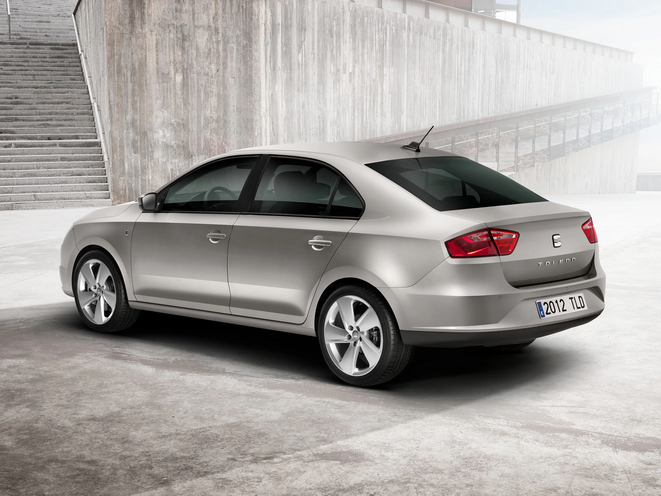 SEAT Toledo NH Heck schräg statisch braun