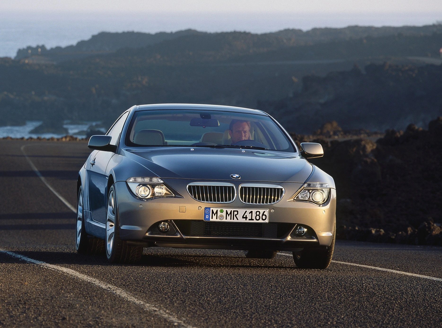 BMW 6er Coupé E63 Aussenansicht Front schräg statisch braun