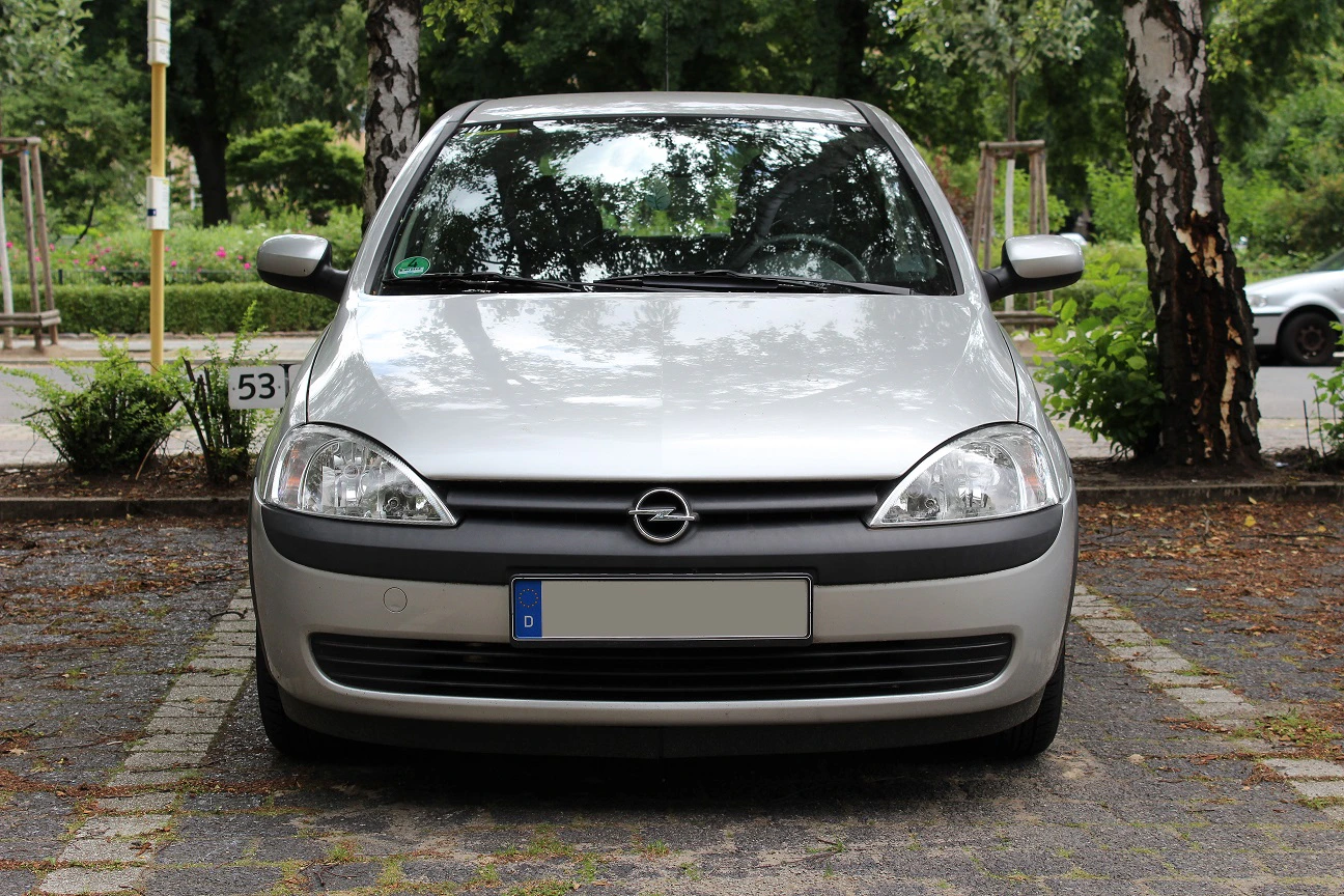 Opel Corsa C 3Türer Aussenansicht Front statisch silber