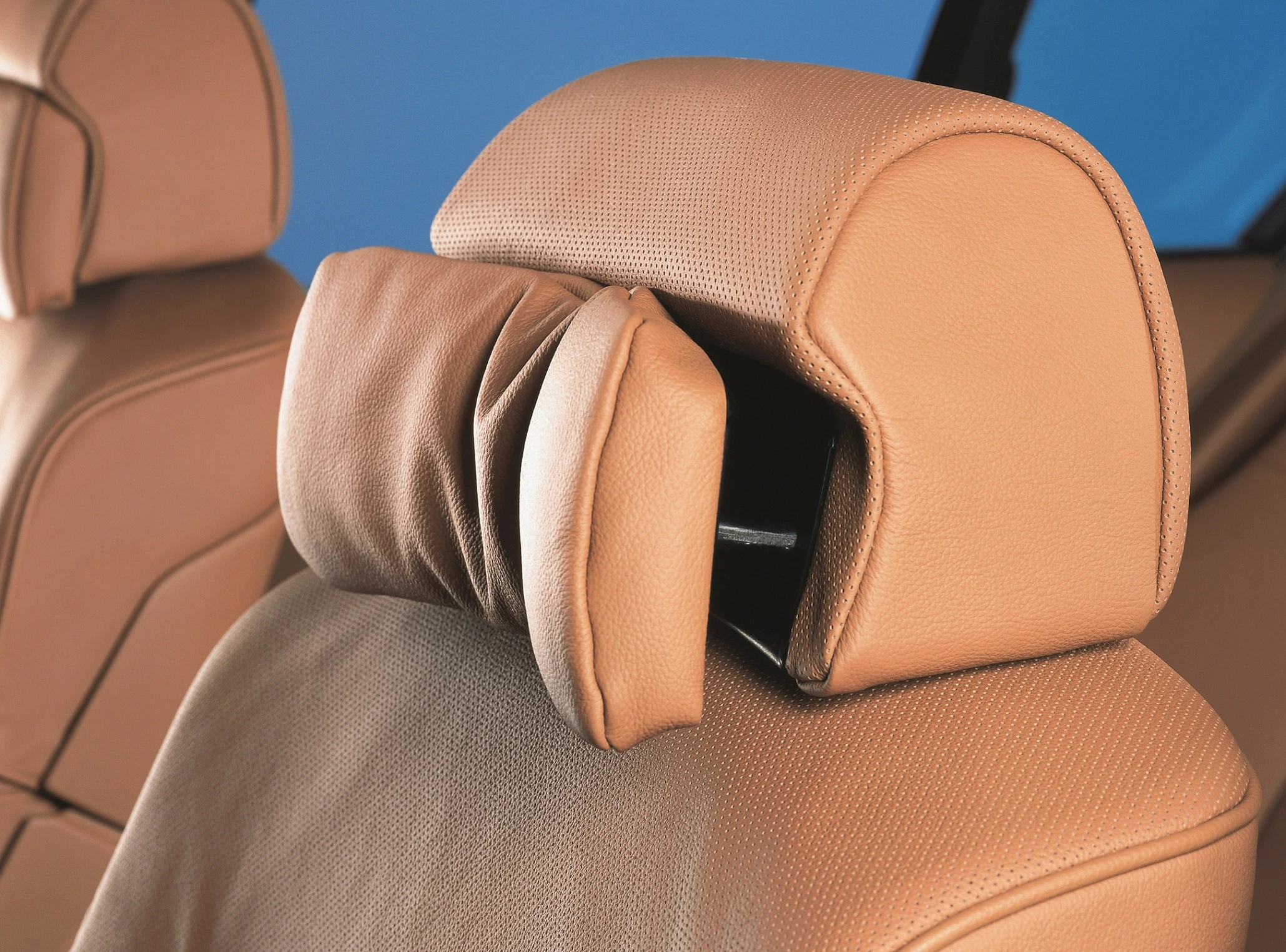 BMW 7er Limousine E65 LCI Innenansicht statisch Studio Detail Kopfstütze Fahrersitz