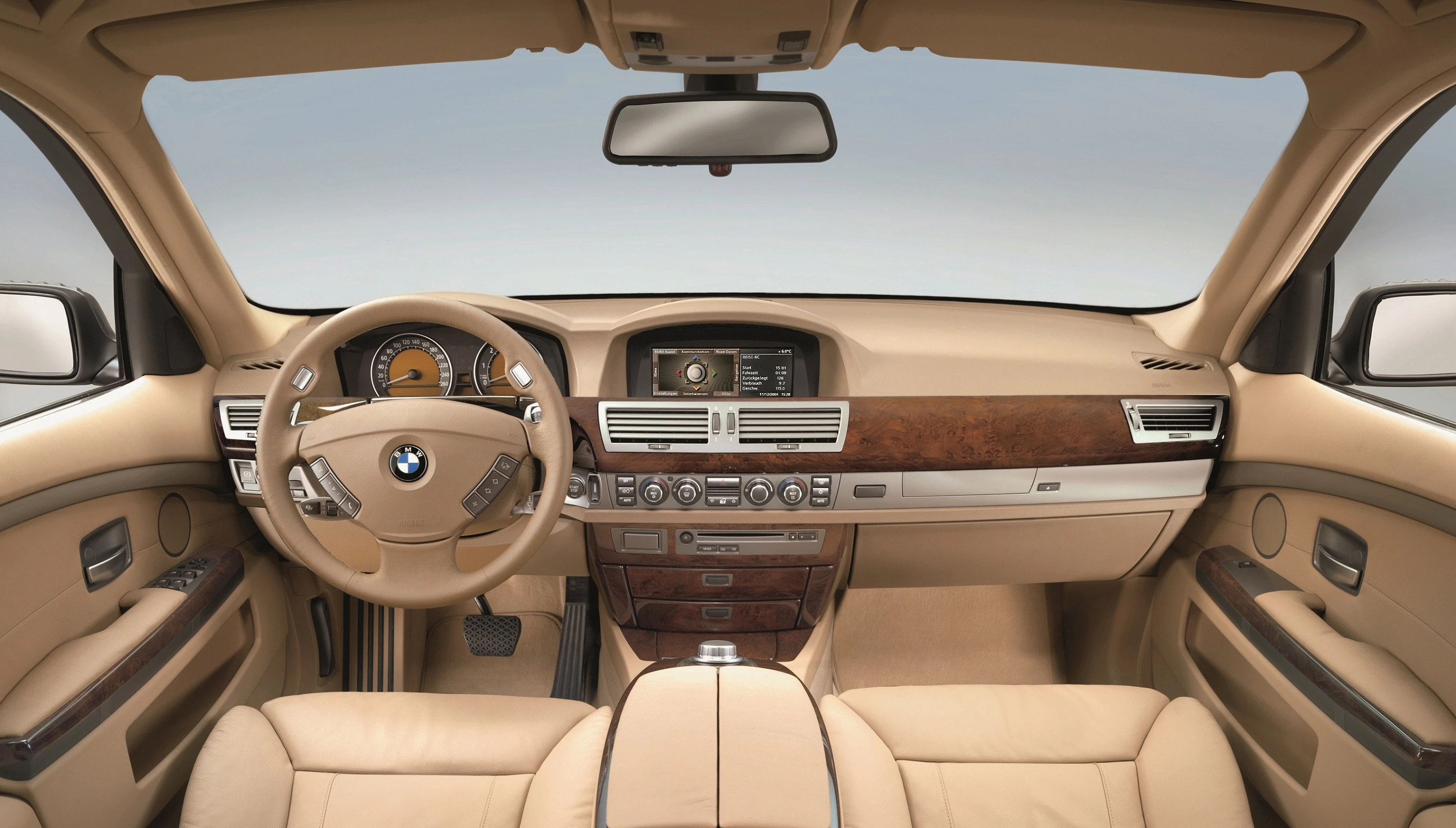 BMW 7er Limousine E65 LCI Innenansicht statisch Studio Vordersitze und Armaturenbrett