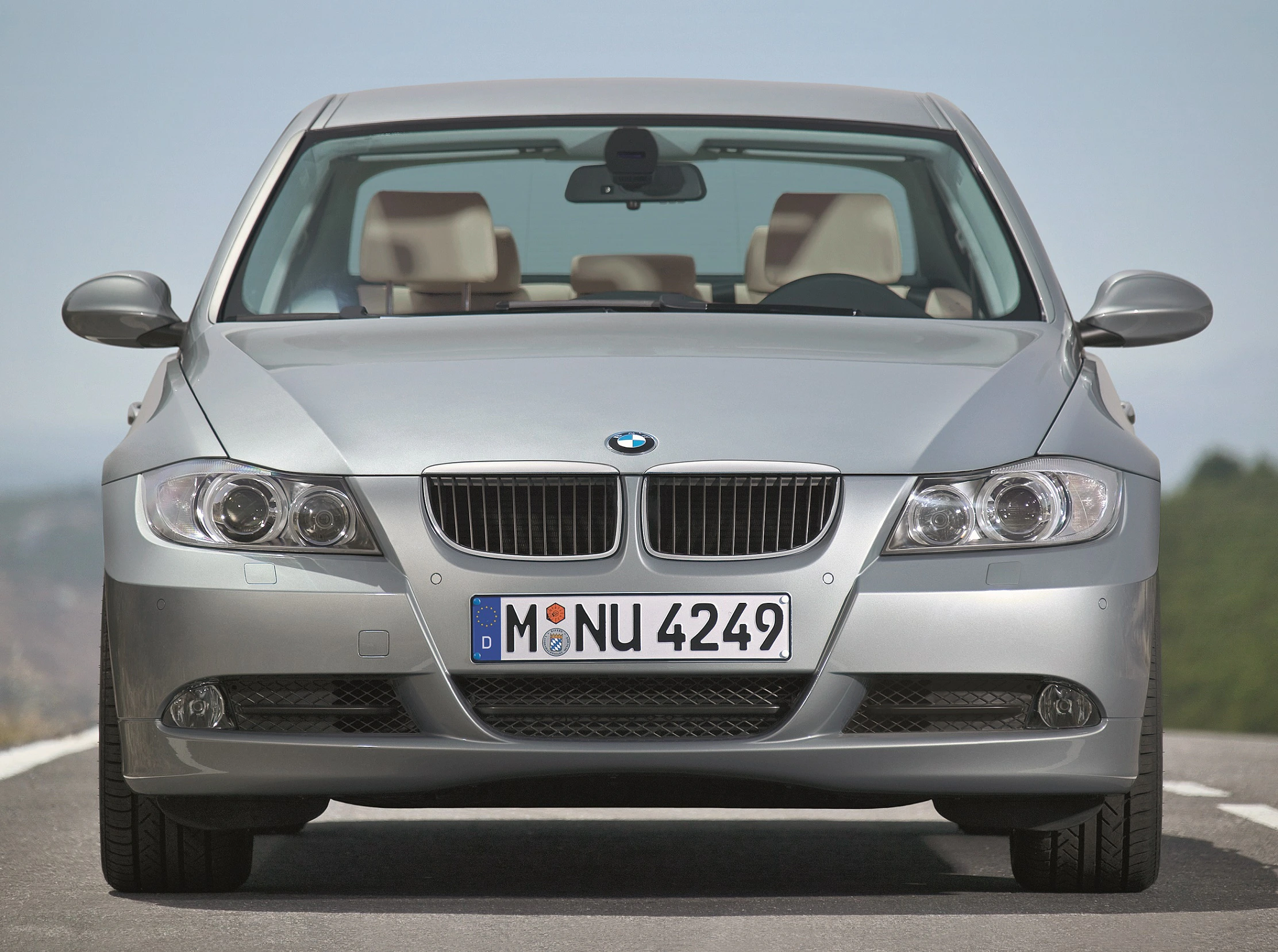 BMW 3er Limousine Aussenansicht Front statisch grau