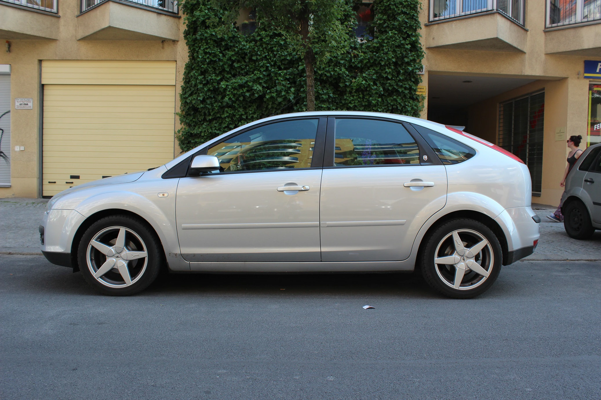 Ford Focus MK2 Aussenansicht Seite statisch silber