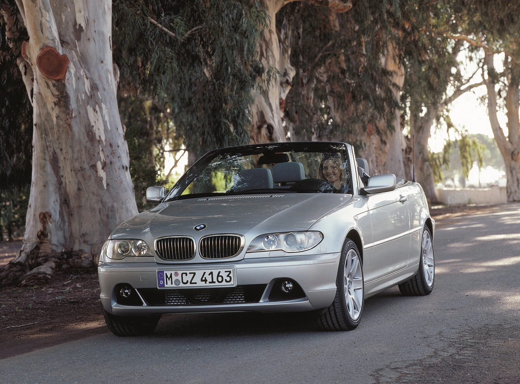 BMW 3er Cabriolet E46 LCI Aussenansicht Front schräg statisch silber