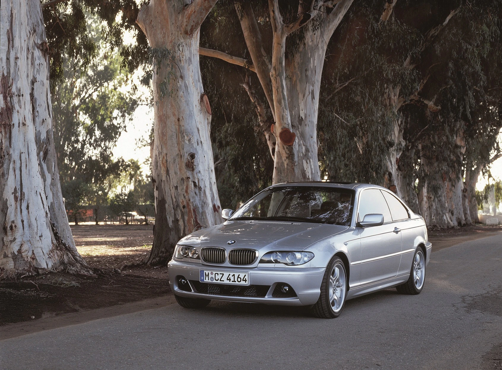 BMW 3er Coupé E46 LCI Aussenansicht Front schräg statisch silber
