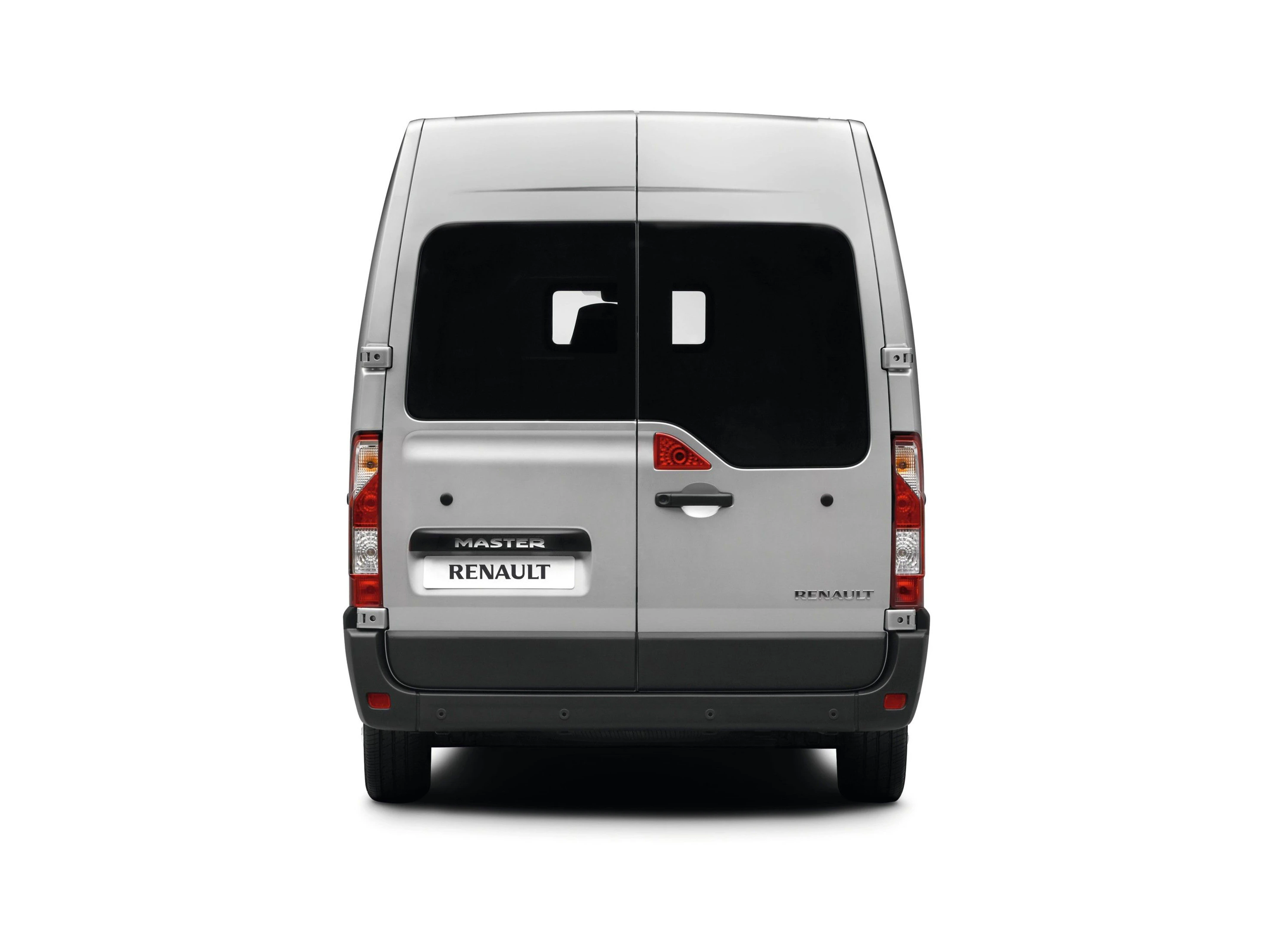 Rückansicht eines silbernen Renault Master Transporters mit doppelten Hecktüren und großen Fenstern.
