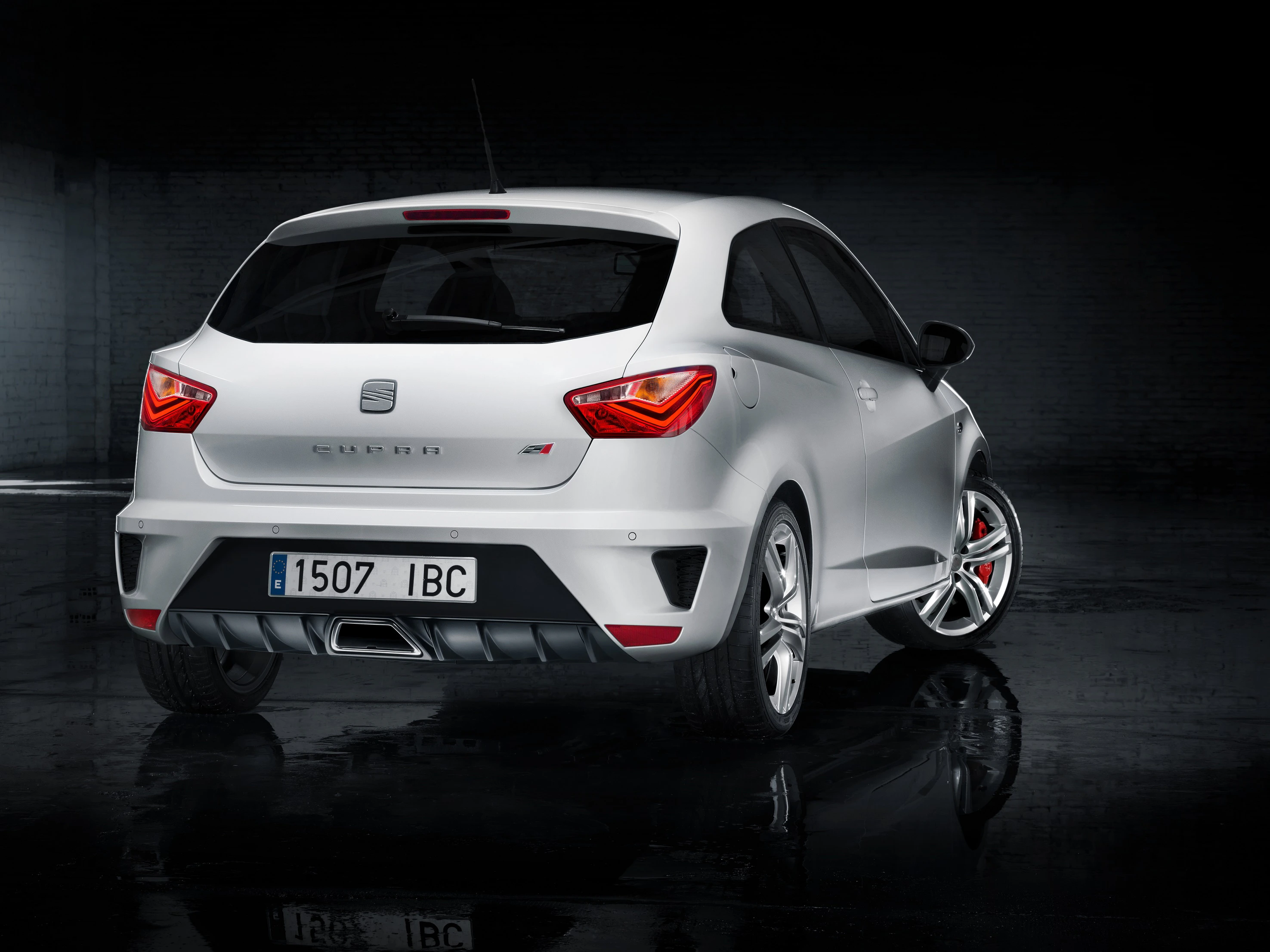 SEAT Ibiza Cupra 6P Heck schräg statisch weiss