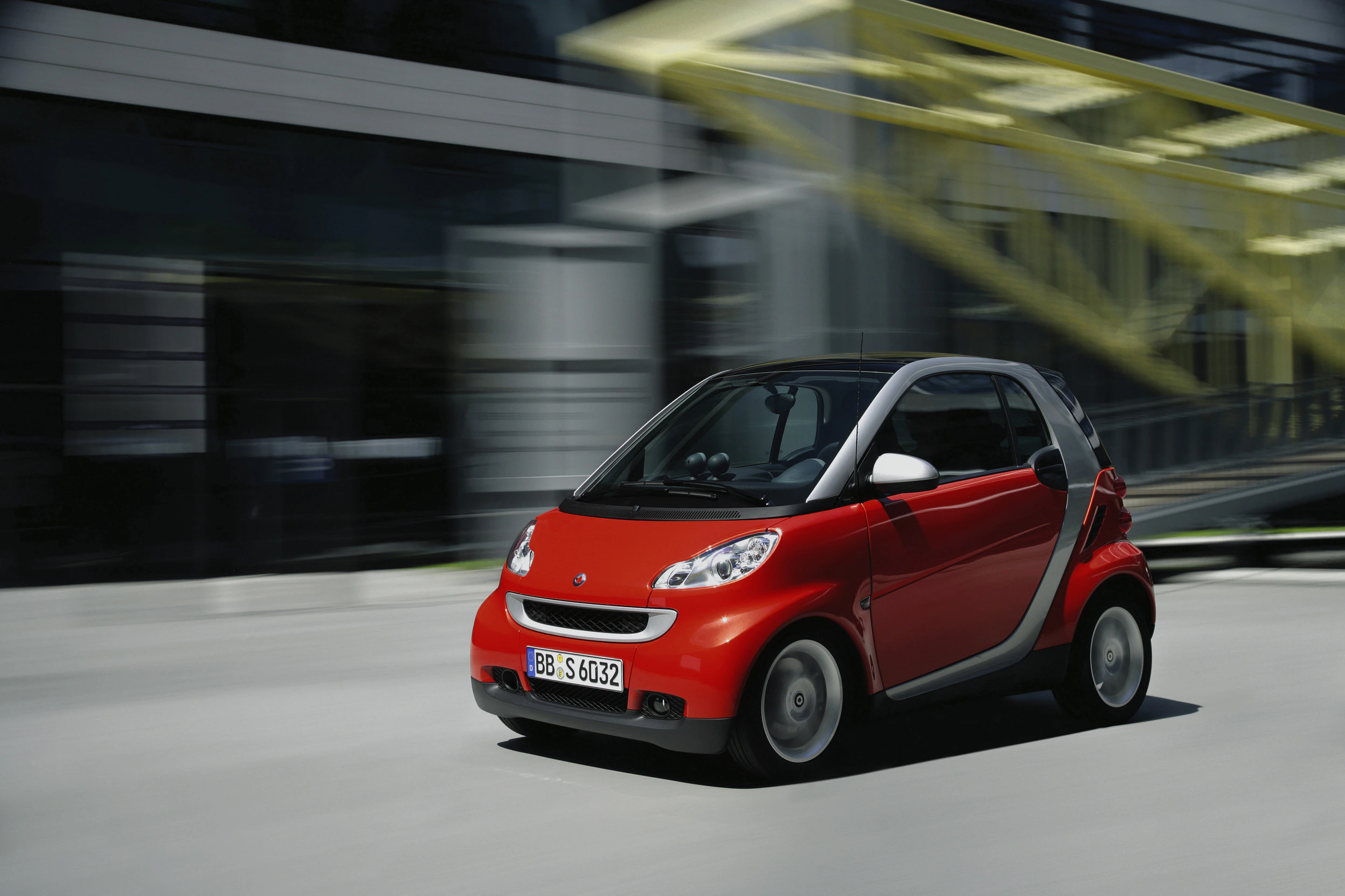 Smart Fortwo C451  Aussenansicht Front schräg dynamisch rot