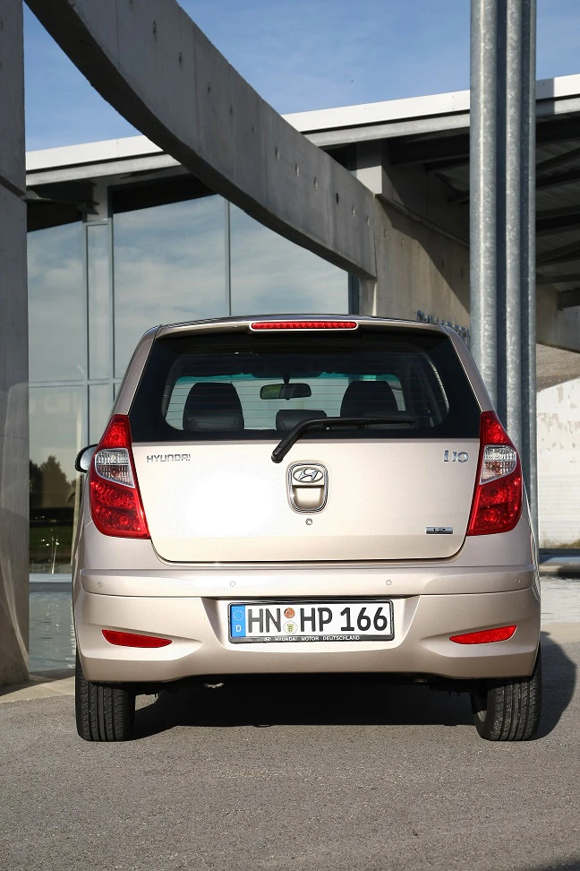 Hyundai i10 Aussenansicht Heck statisch silber