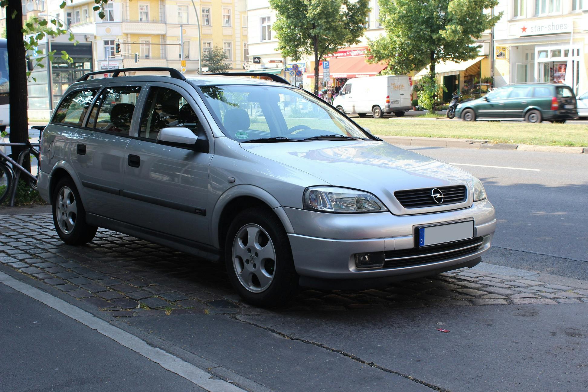 Opel Astra G Caravan Aussenansicht Front schräg statisch silber