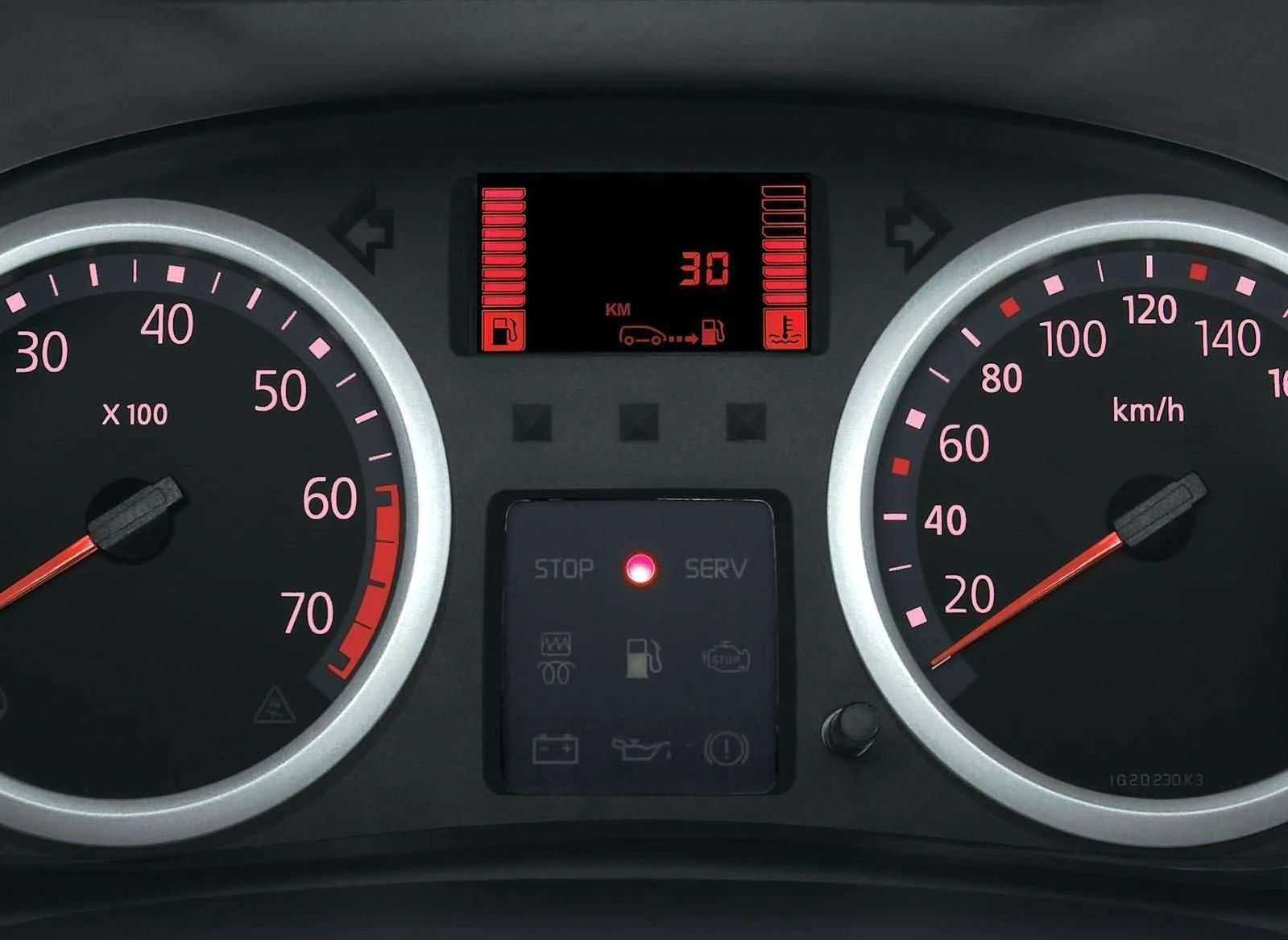 Nahaufnahme eines Auto-Armaturenbretts mit Tachometer und Drehzahlmesser; zeigt 30 km/h, mit roten Anzeigen und Symbolen.