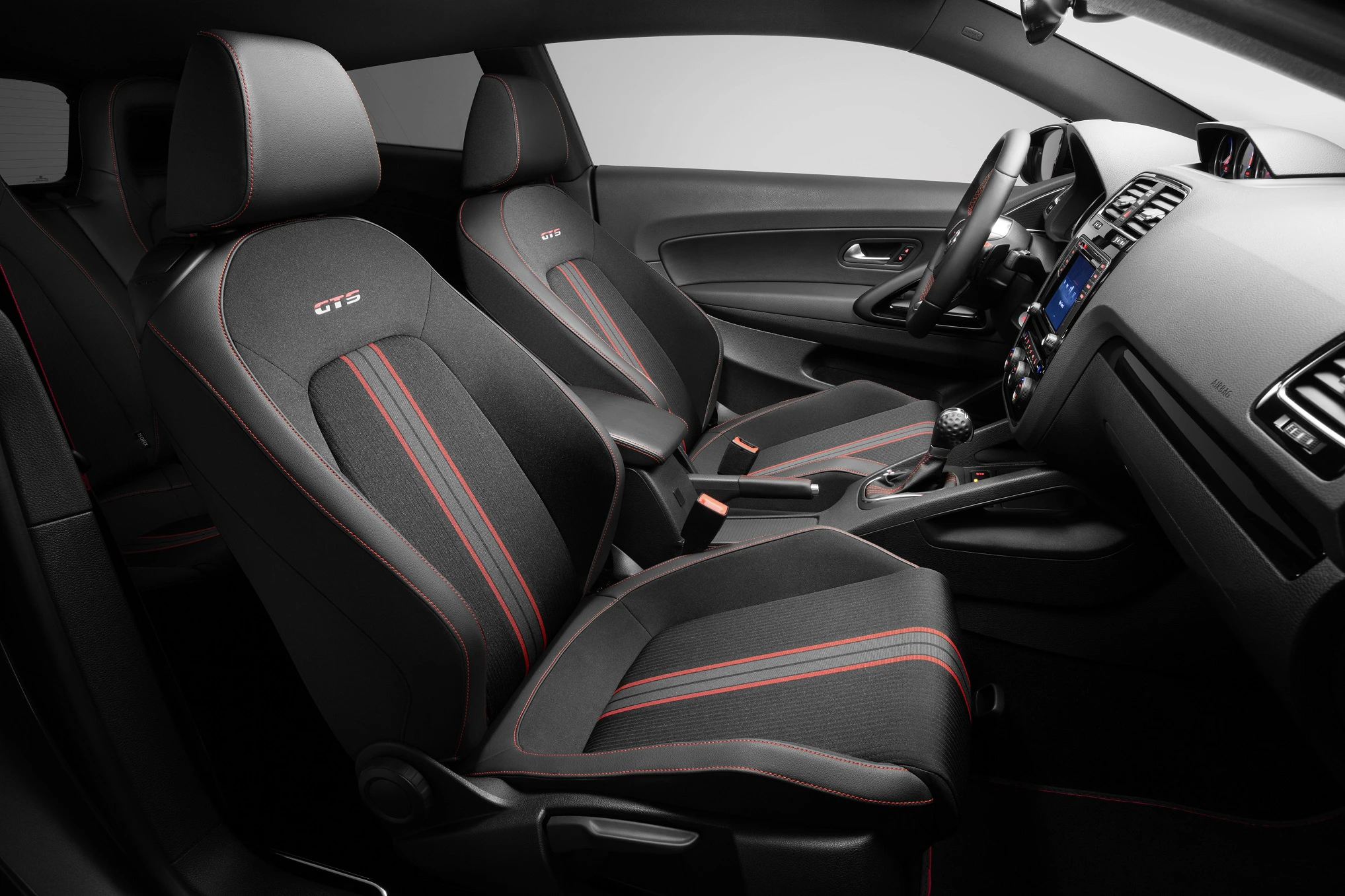VW Scirocco Typ 13 GTS Innenansicht Vordersitze Studio statisch weiss