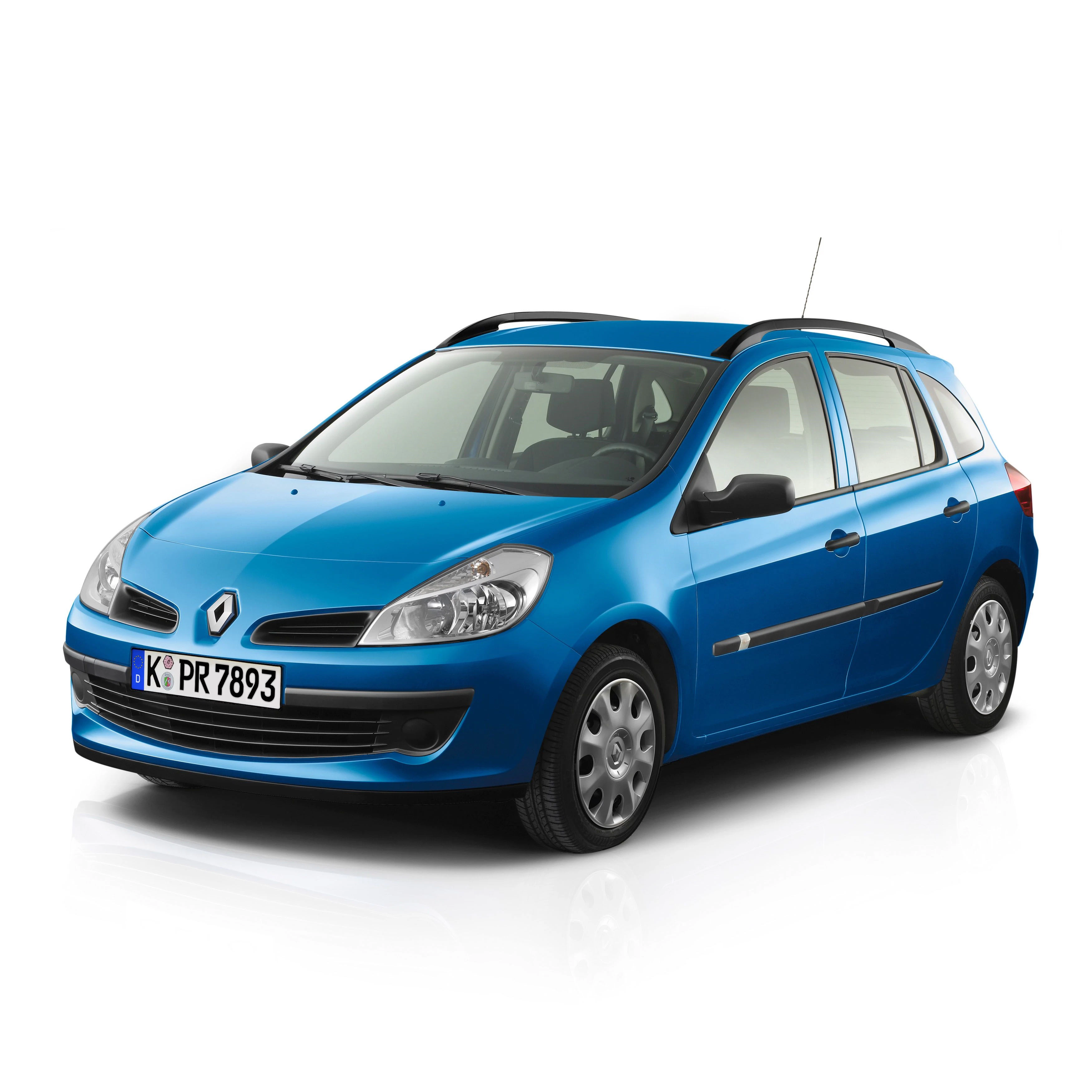 Blauer Renault Clio Grandtour Kombi, fotografiert vor neutralem Hintergrund, seitliche Frontansicht, deutsches Kennzeichen K PR 7893.