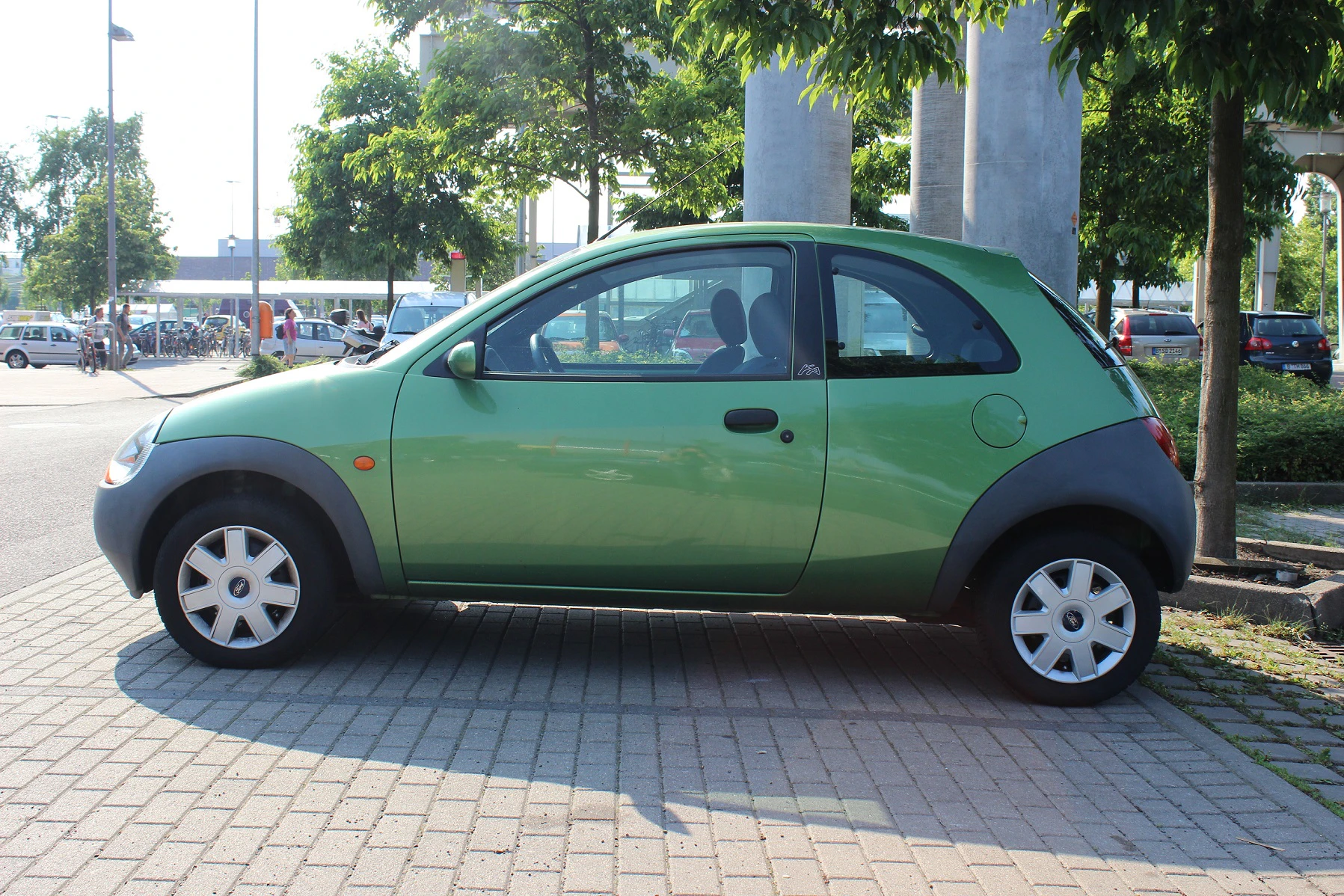 Ford Ka Mk1 RBT Aussenansicht Seite statisch grün