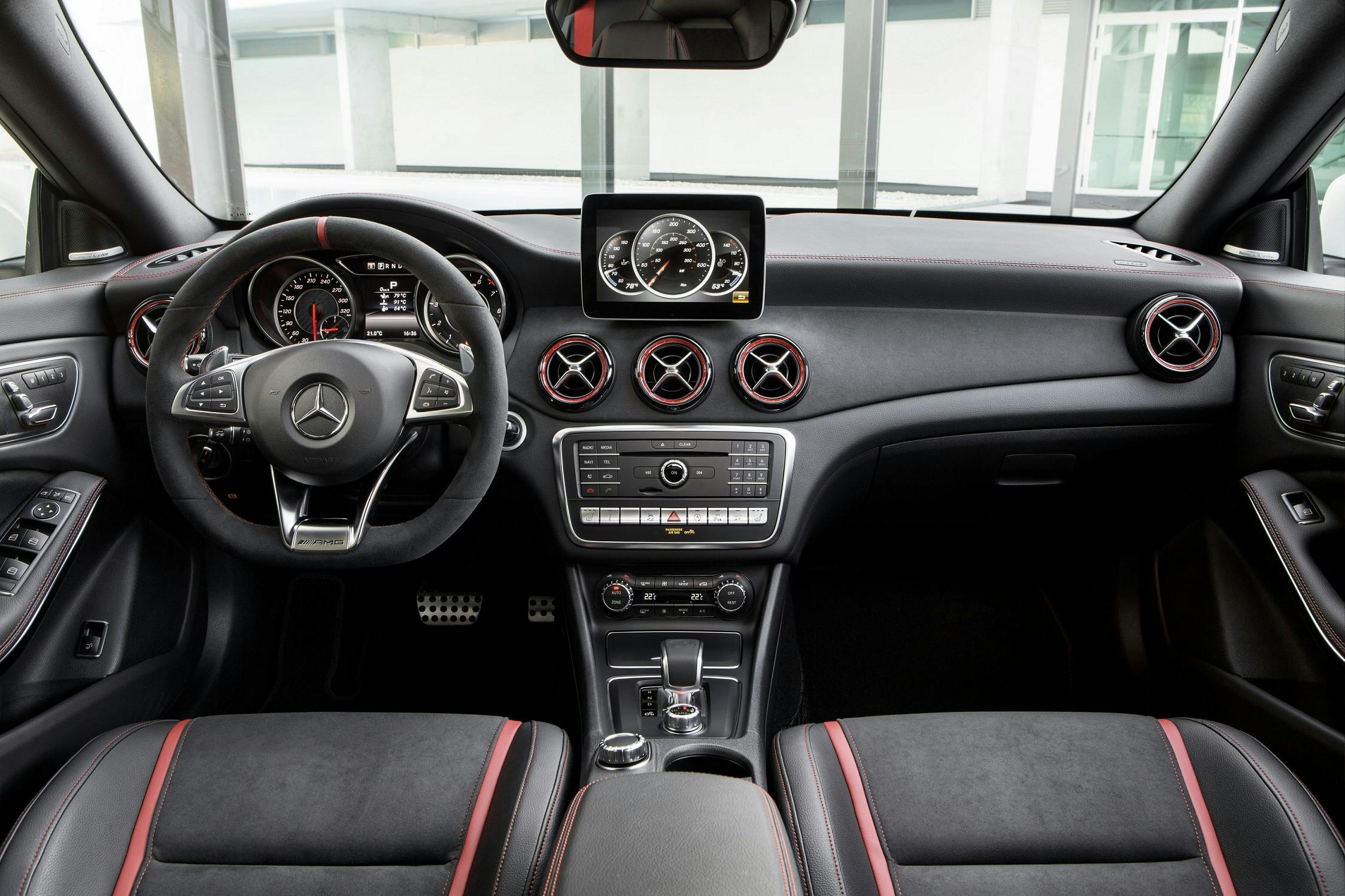 Mercedes Benz A Class (W176) A45 AMG 4MATIC Technische Daten, Verbrauch,  CO2 Emissionen