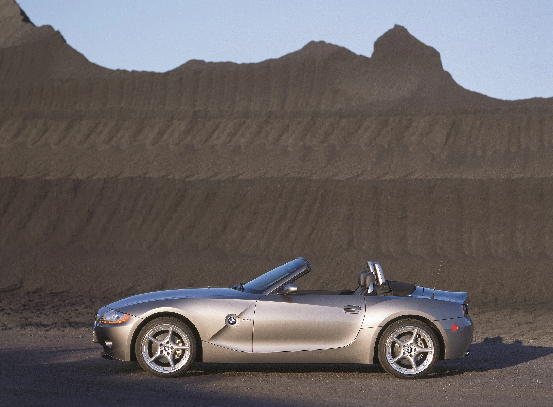 BMW Z4 Roadster E85 Aussenansicht Seite statisch grau