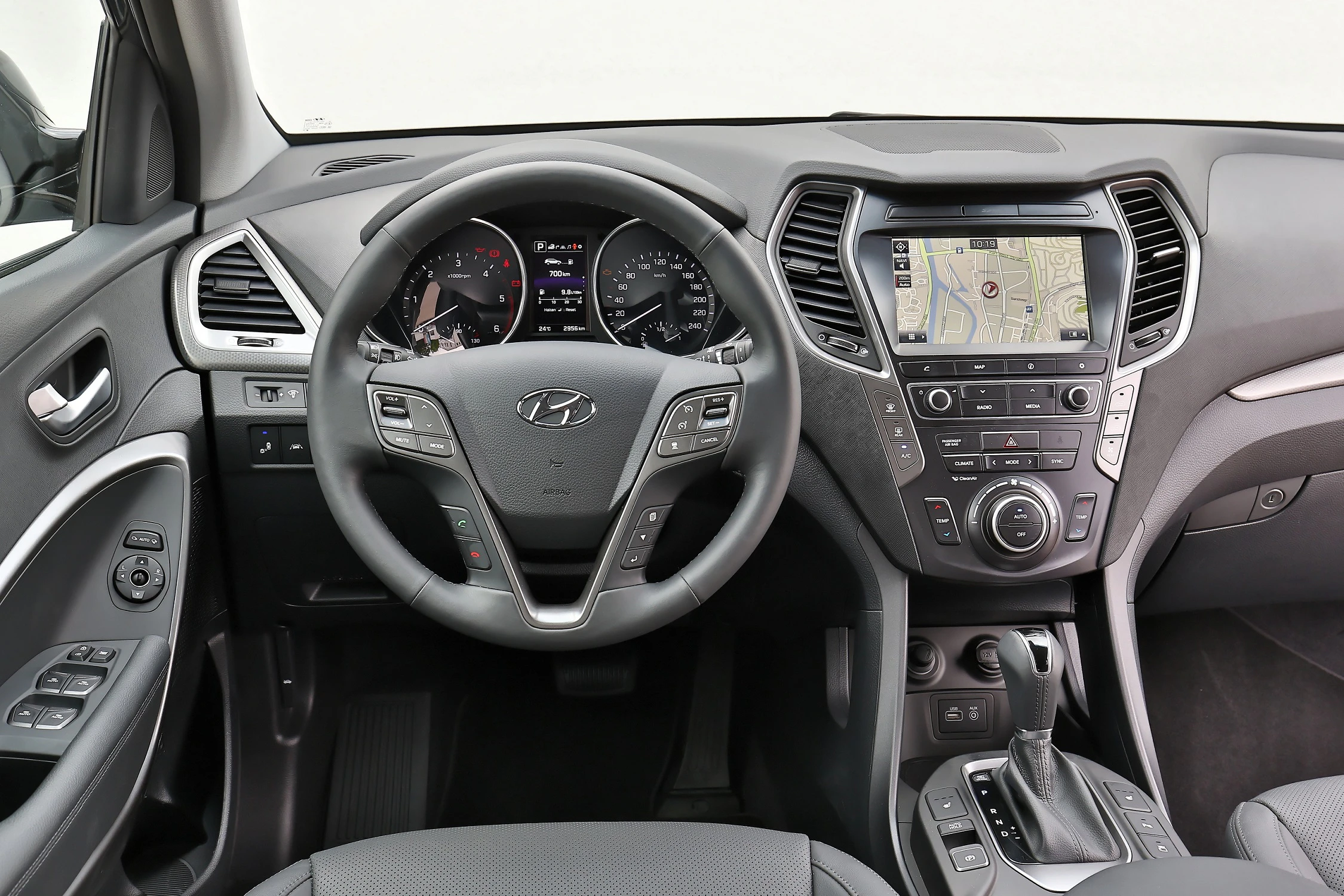 Hyundai Grand Santa Fe DM Innenansicht Fahrerposition statisch schwarz