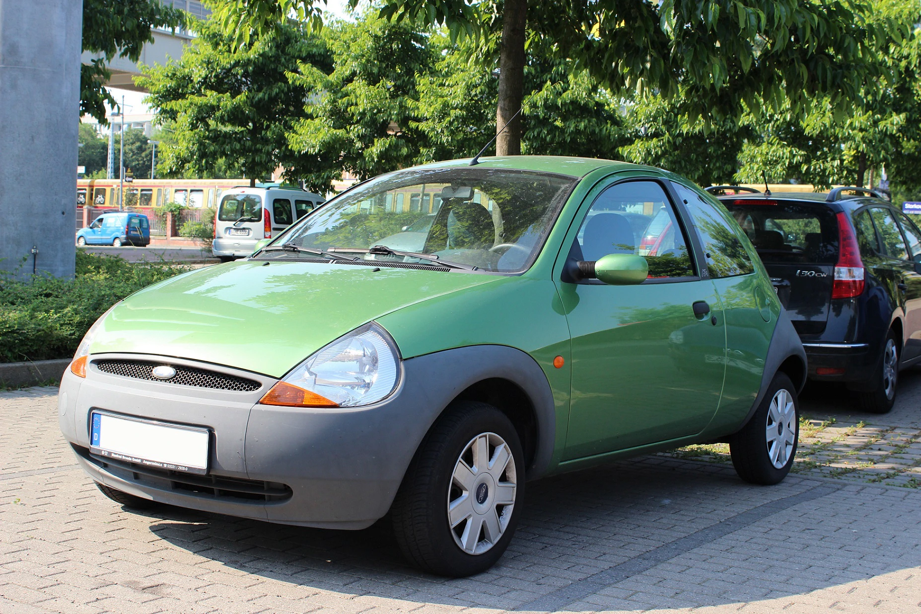 Ford Ka Mk1 RBT Aussenansicht Front schräg statisch grün