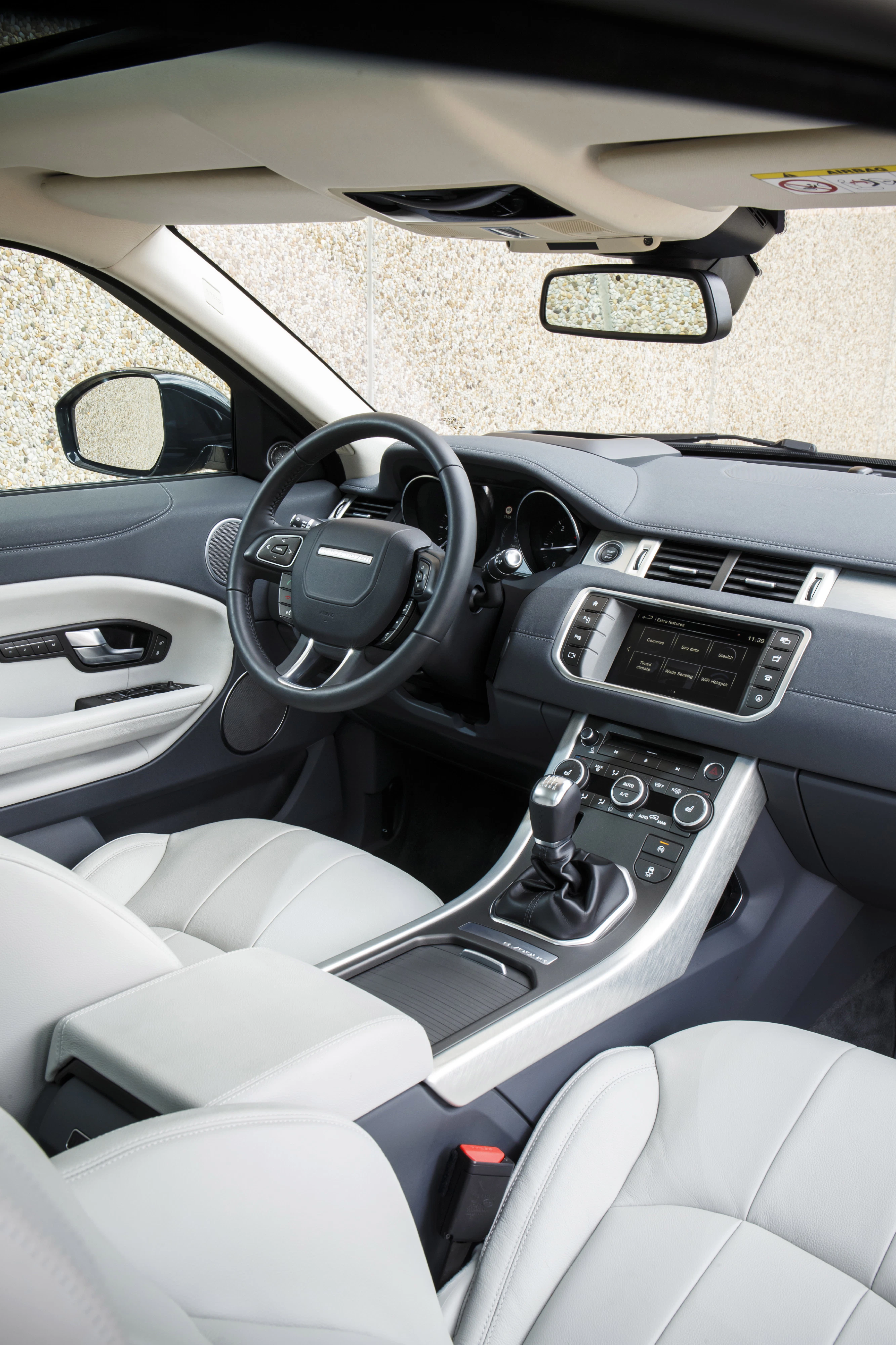 Range Rover Evoque L538 Innenansicht Beifahrerposition statisch weiss