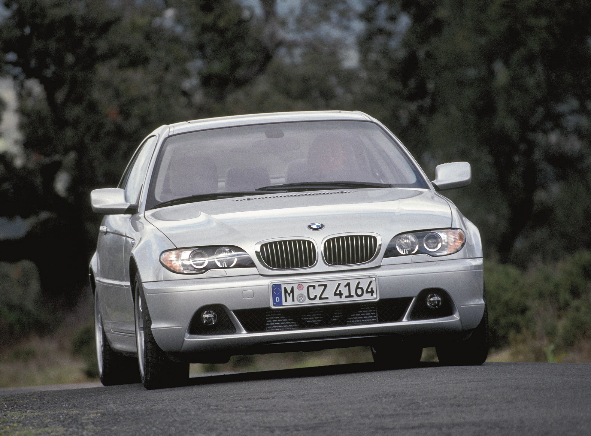 BMW 3er Coupé E46 LCI Aussenansicht Front schräg statisch silber