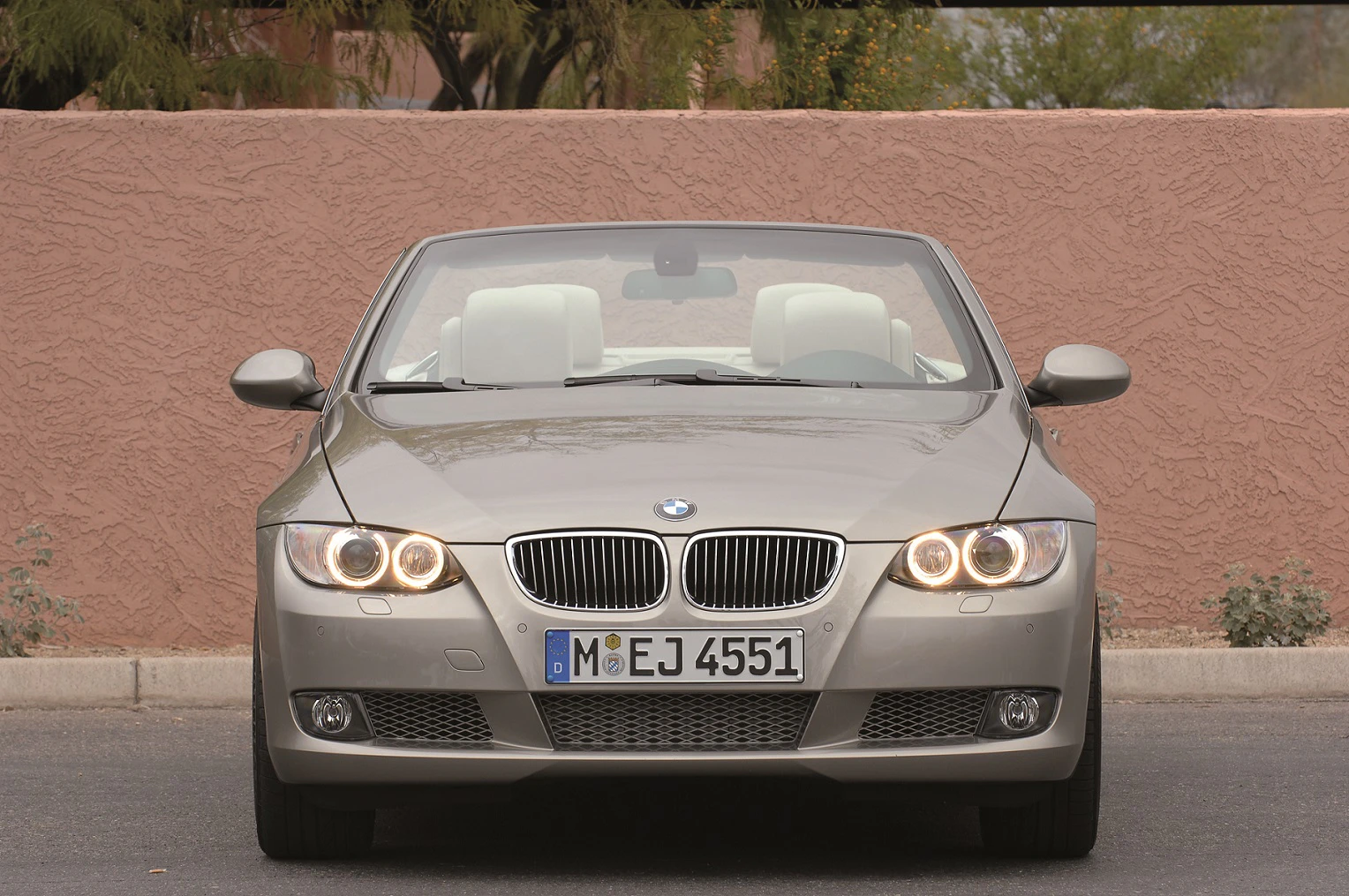 BMW 3er Cabriolet Aussenansicht Front statisch beige