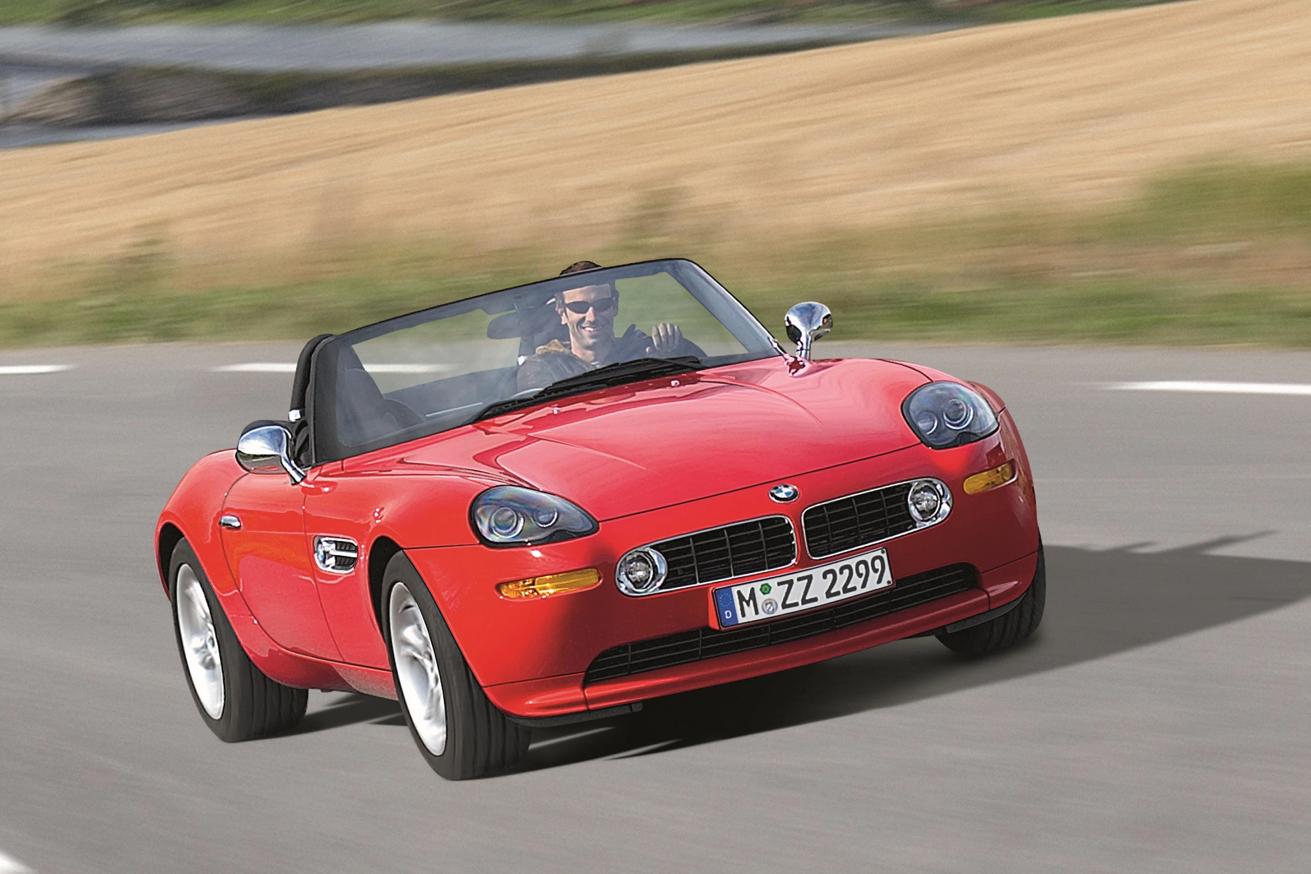 BMW Z8 E52 Aussenansicht Front schräg dynamisch rot