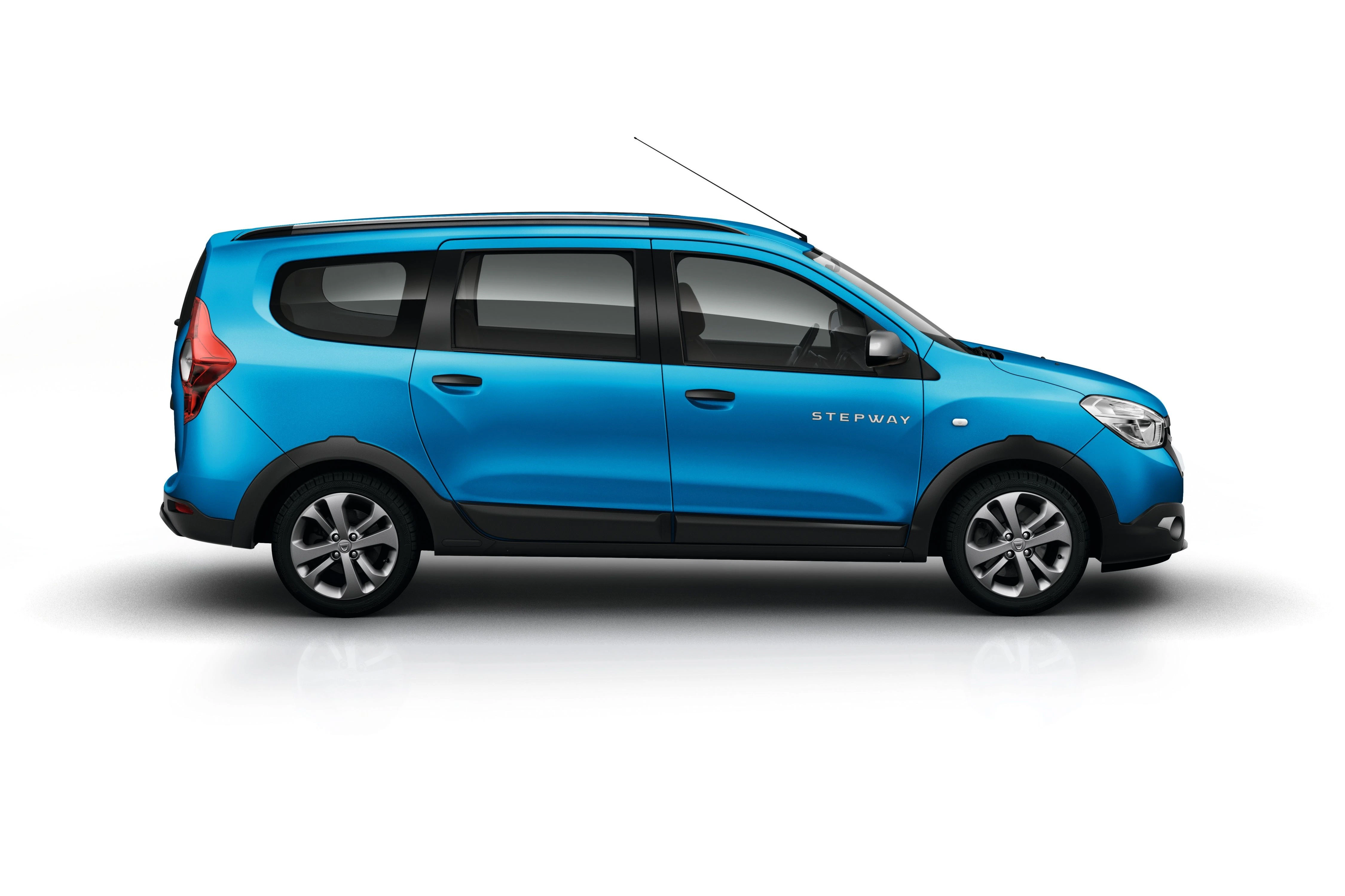 Blauer Stepway Van in Seitenansicht auf weißem Hintergrund. Fahrzeug im SUV-Stil, ideal für Familie oder Reisen.
