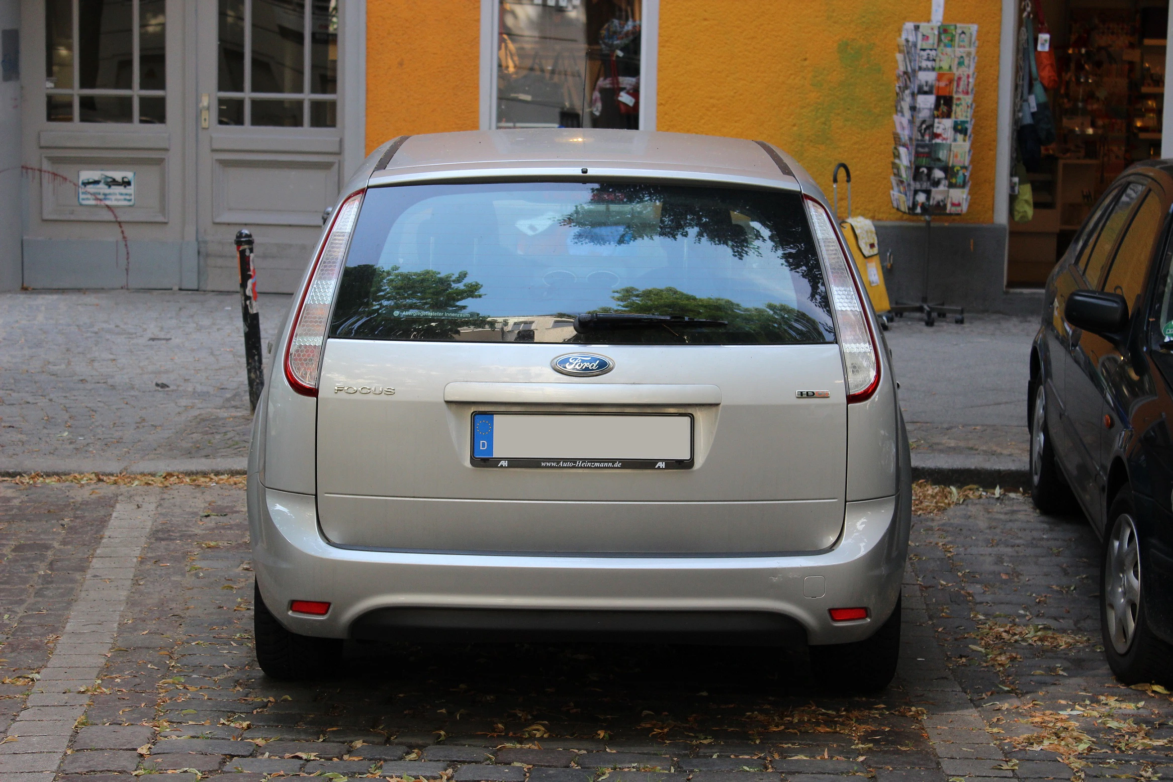 Ford Focus Turnier MK2 Aussenansicht Heck statisch silber