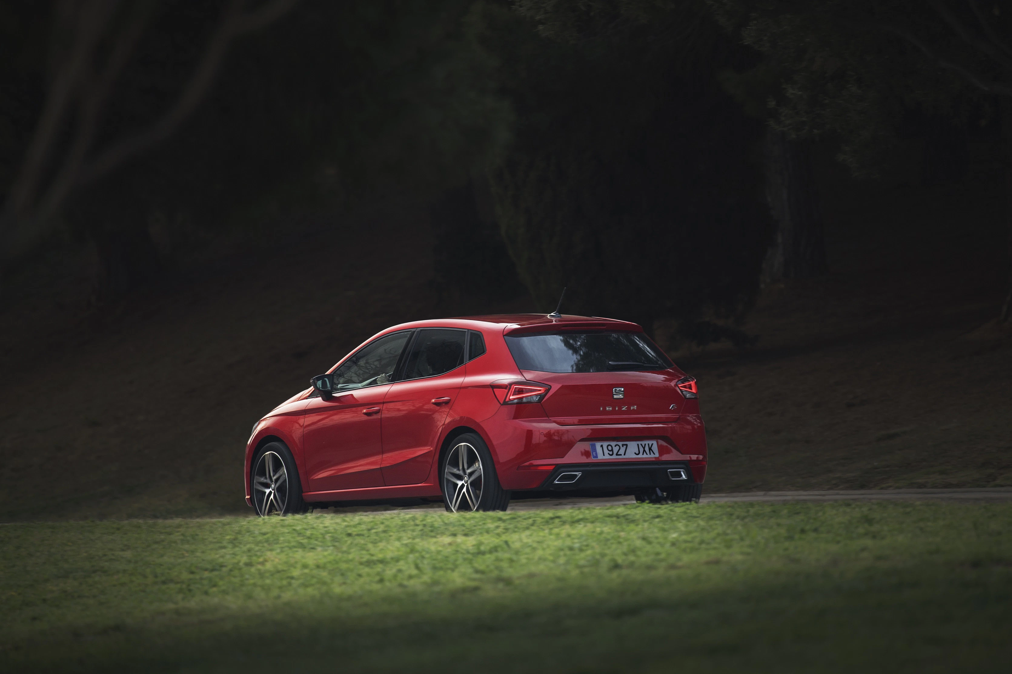SEAT Ibiza Aussenansicht Heck schräg statisch rot