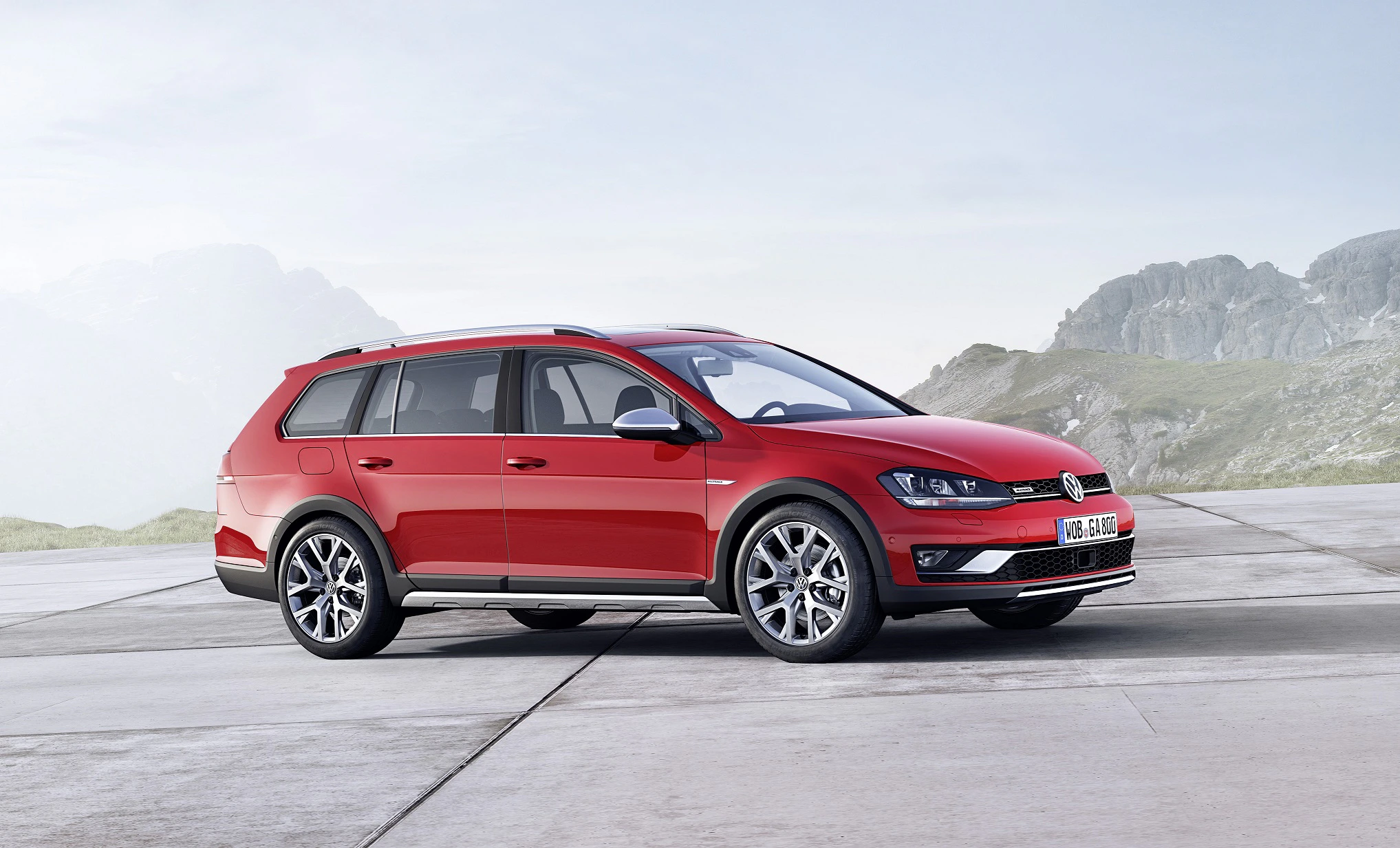 VW Golf 7 Alltrack Variant Aussenansicht Seite statisch rot
