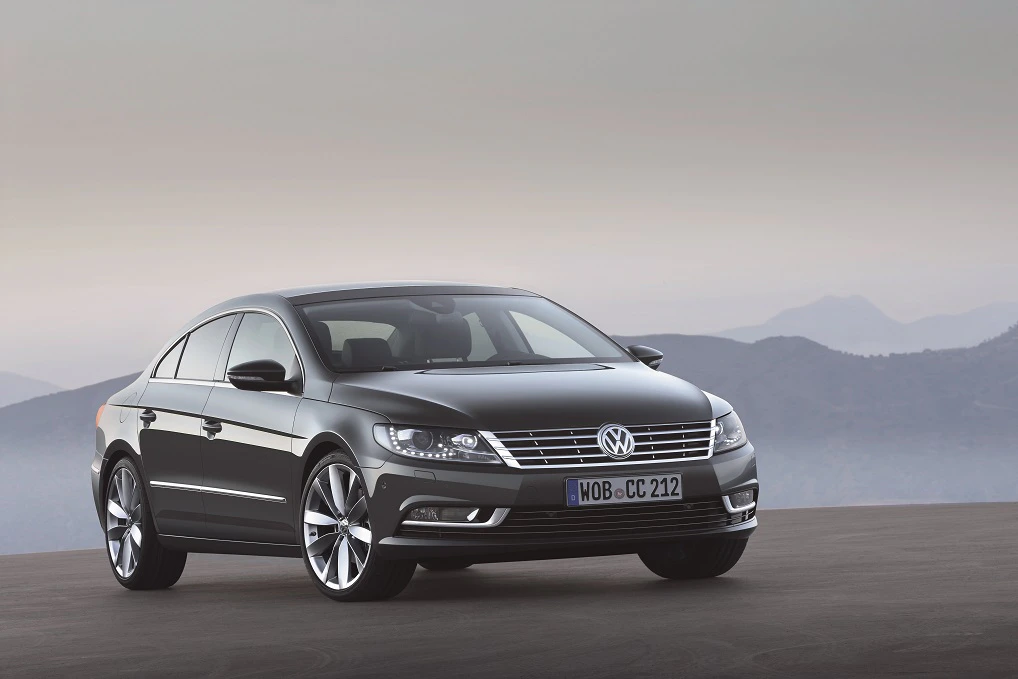 VW CC Aussenansicht Front schräg statisch grau