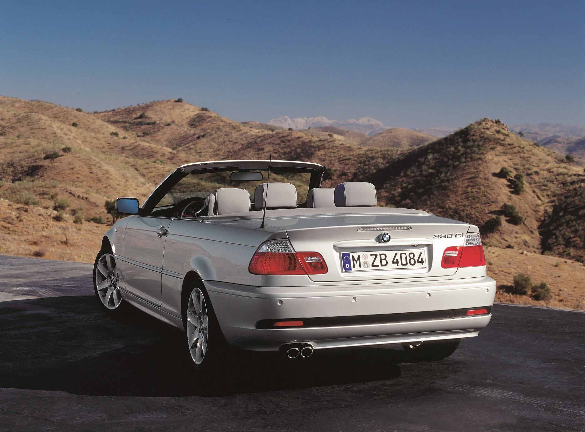 BMW 3er Cabriolet E46 Aussenansicht Heck statisch schräg silber