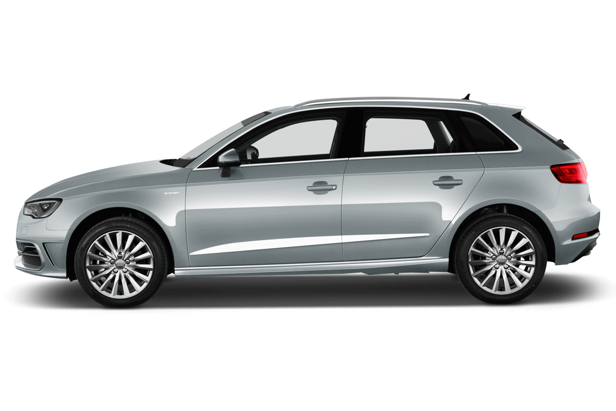 Silberner Kombi mit fünf Türen, schlankem Design und Alufelgen, Seitenansicht auf weißem Hintergrund.