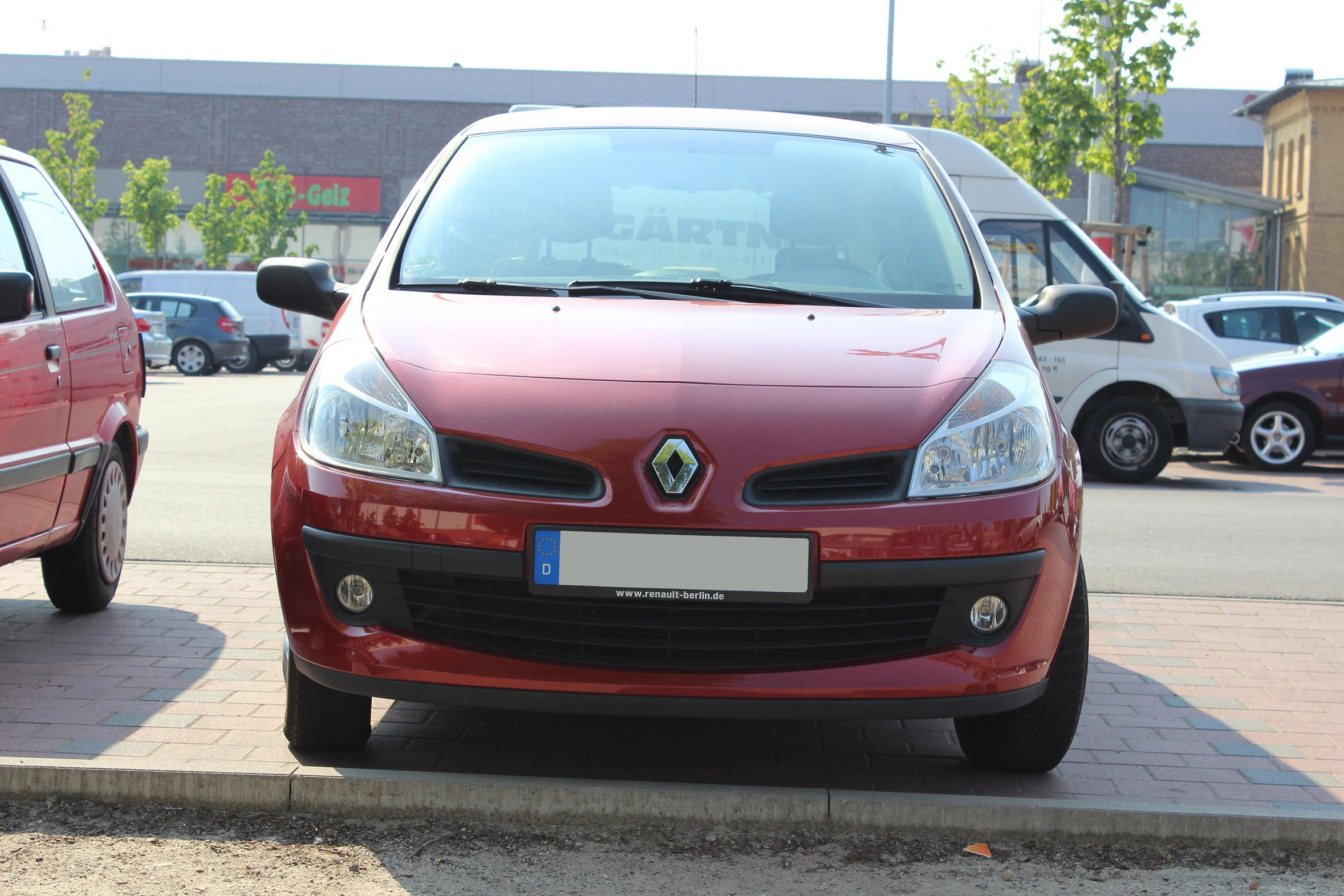 Renault Clio Dreitürer R Aussenansicht Front statisch rot