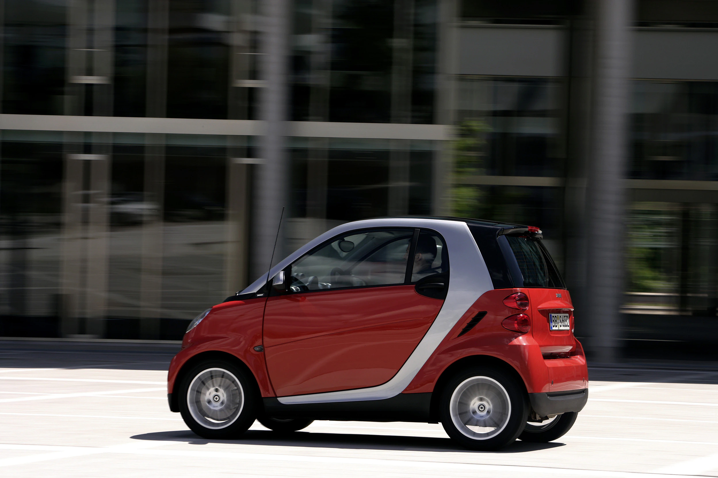 Smart Fortwo C451  Aussenansicht Seite statisch rot