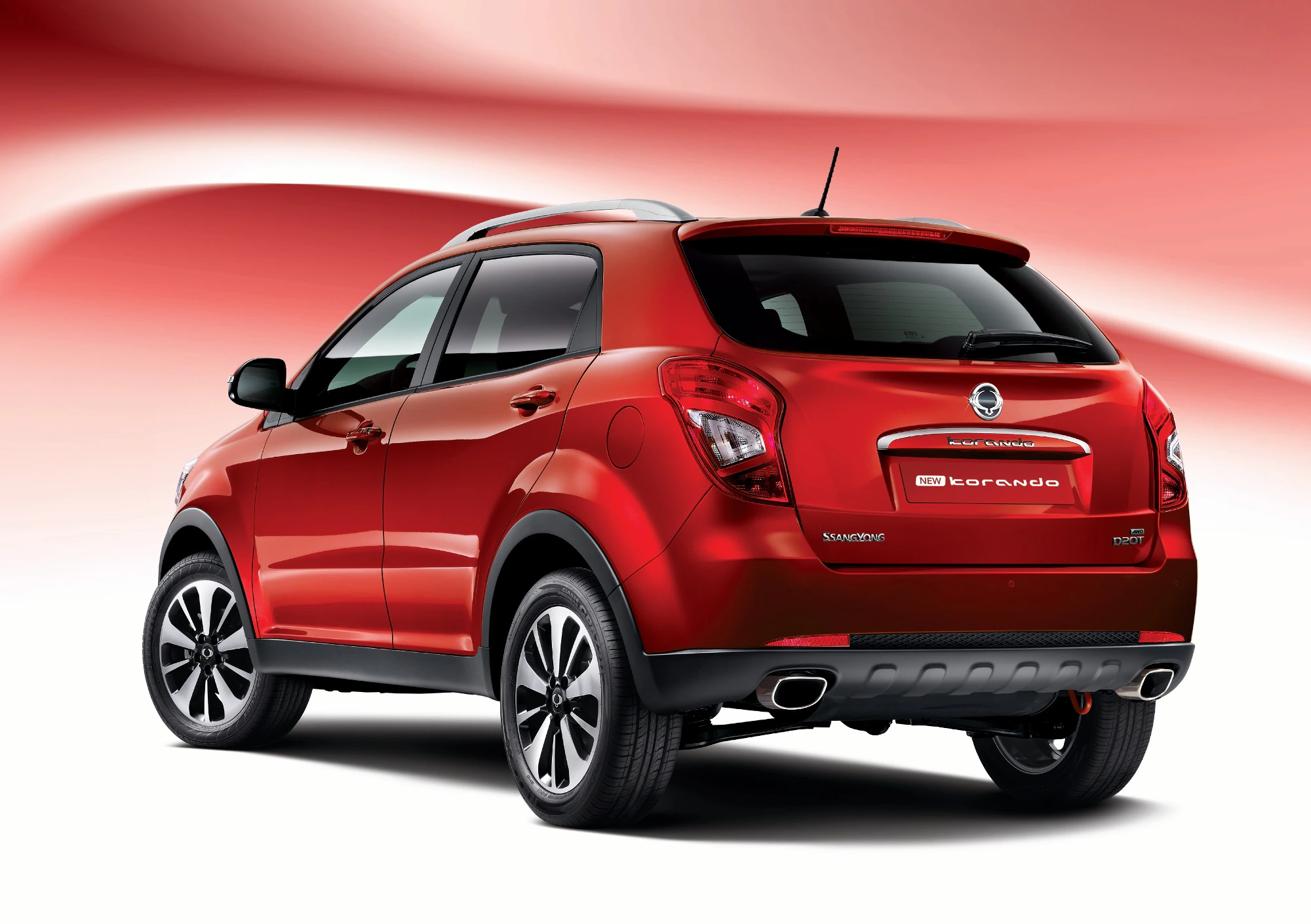 Roter SUV mit sportlichem Design, Rückansicht, auf weißem Hintergrund mit roten Akzenten.