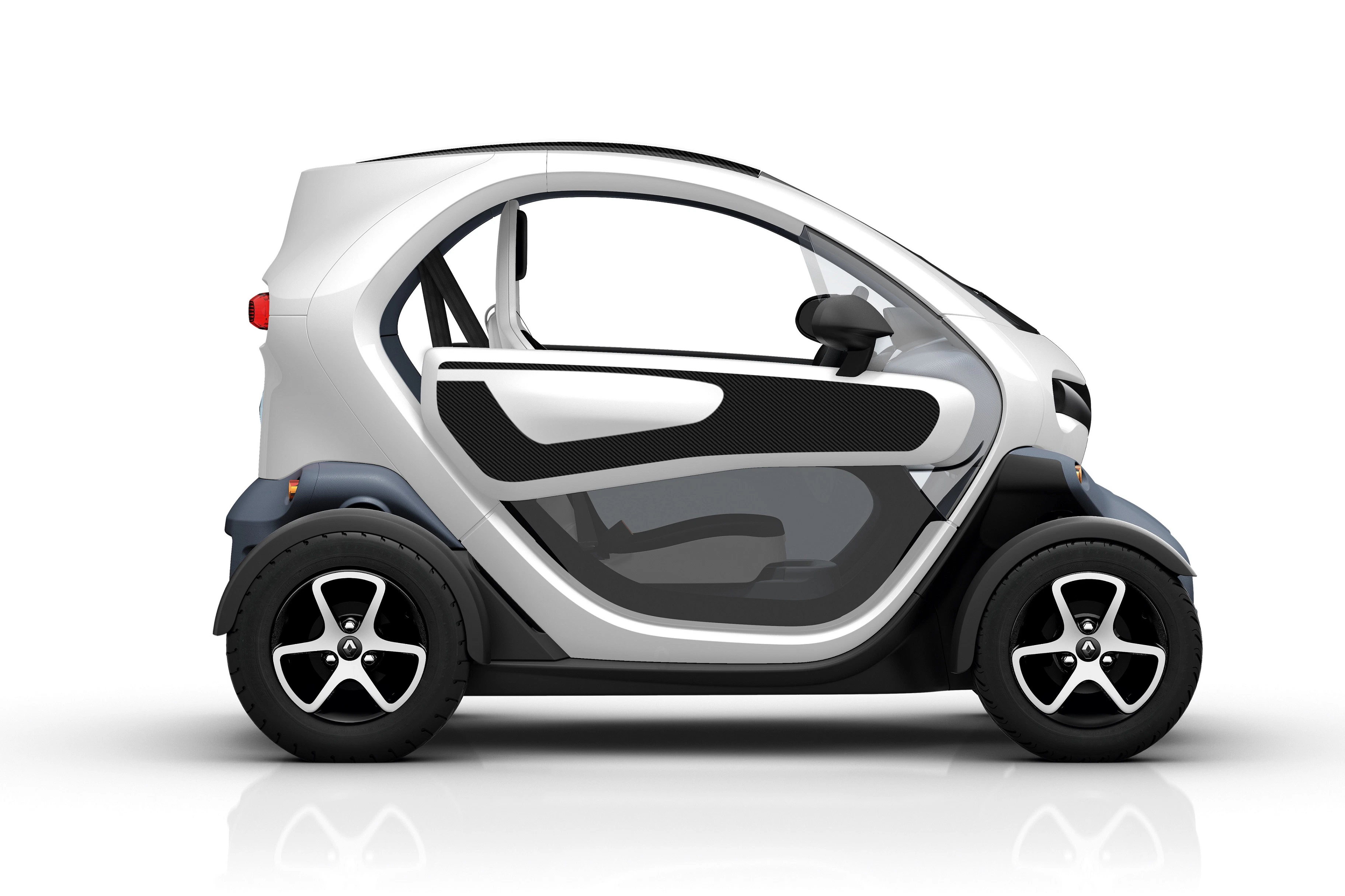 Kleines, modernes Elektroauto in seitlicher Ansicht vor weißem Hintergrund. Kompakt, weiß mit schwarzen Akzenten und offenem kabinenähnlichem Design.