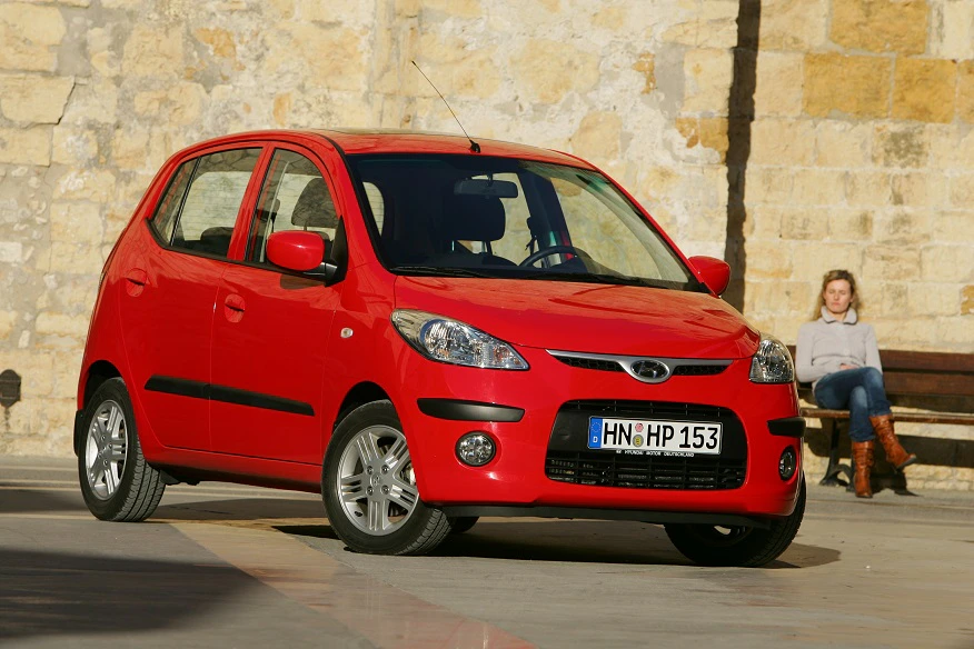 Hyundai i10 Aussenansicht Front schräg statisch rot