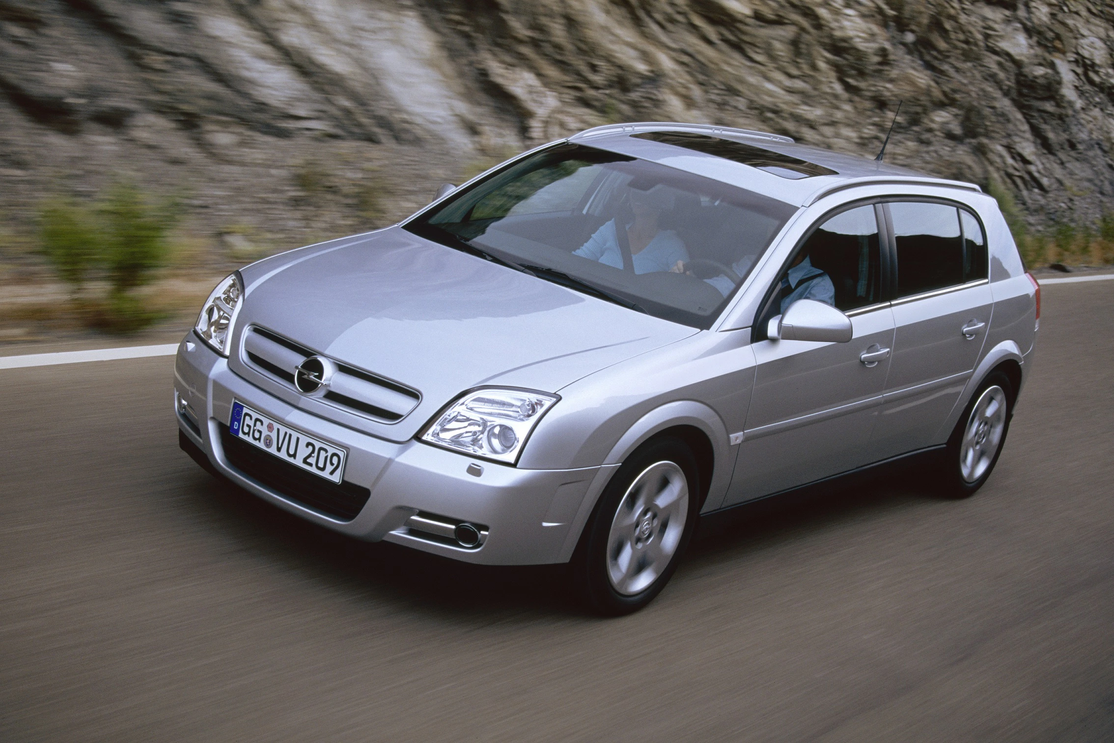 Opel Signum Z-C/S Aussenansicht Front schräg dynamisch silber