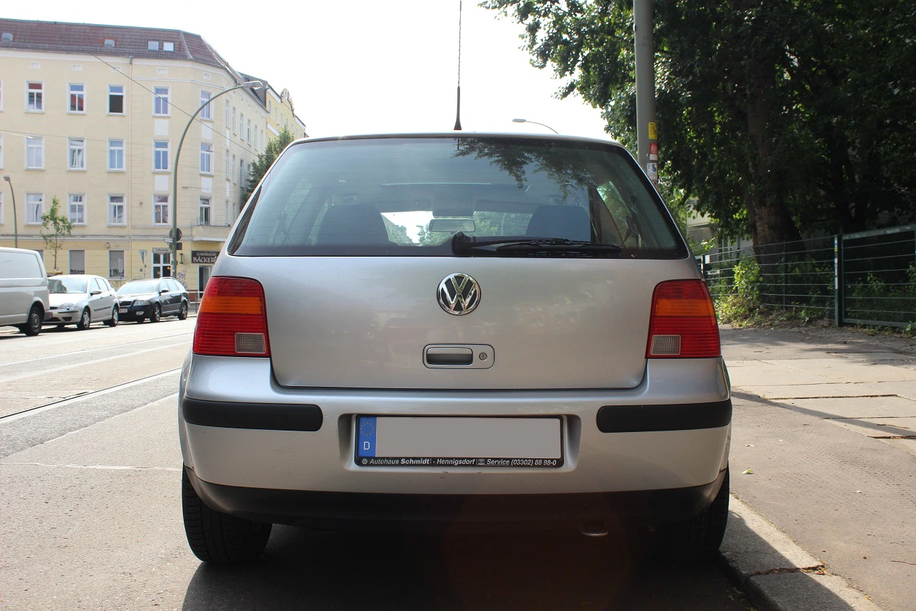 VW Golf 4 Aussenansicht Heck statisch silber