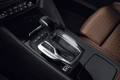 Opel Insignia B Grand Sport Innenansicht Detail Mittelkonsole statisch schwarz braun