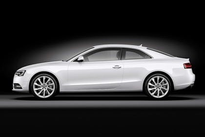 Audi A5 Coupe Facelift Aussenansicht Seite Studio statisch weiss