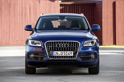 Audi Q5 8R Aussenansicht Front statisch blau