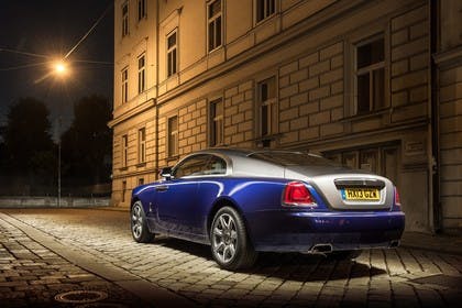 Rolls-Royce Wraith Aussenansicht Heck schräg statisch blau