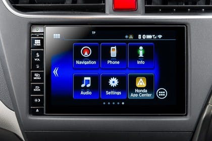 Honda Civic 9 Fünftürer Innenansicht statisch Studio Detail Infotainmentbildschrim